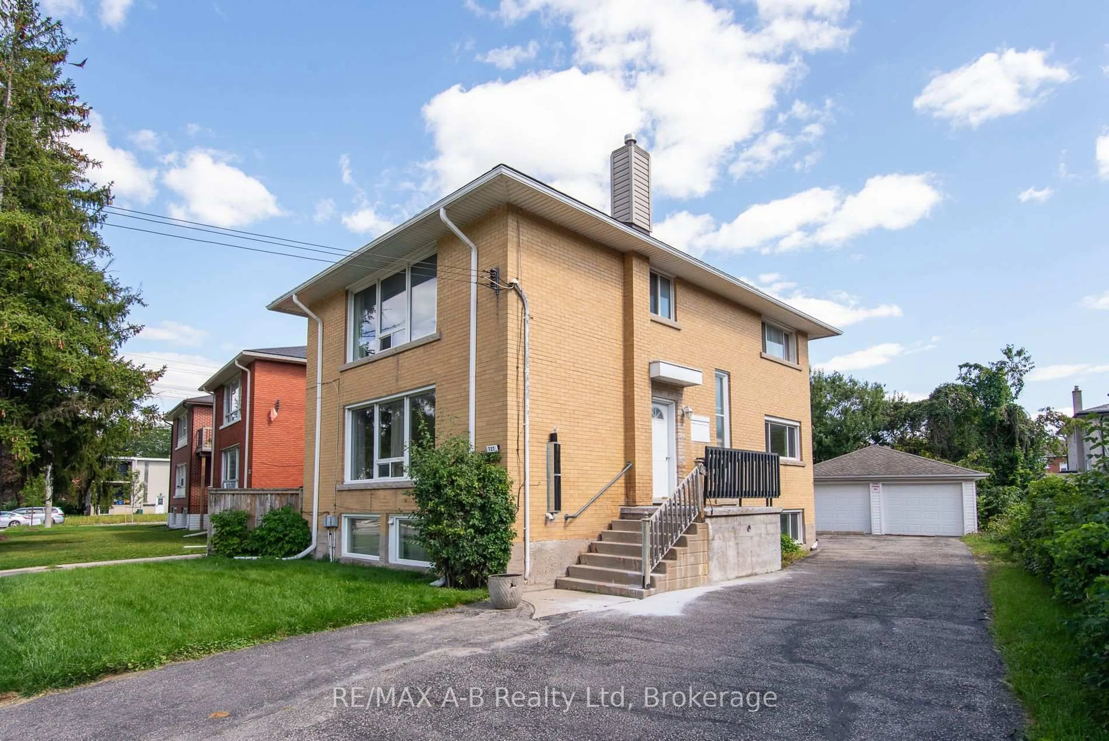 Home with brick exterior material, street for 727 FREDERICK St, Kitchener Ontario N2B 2B3