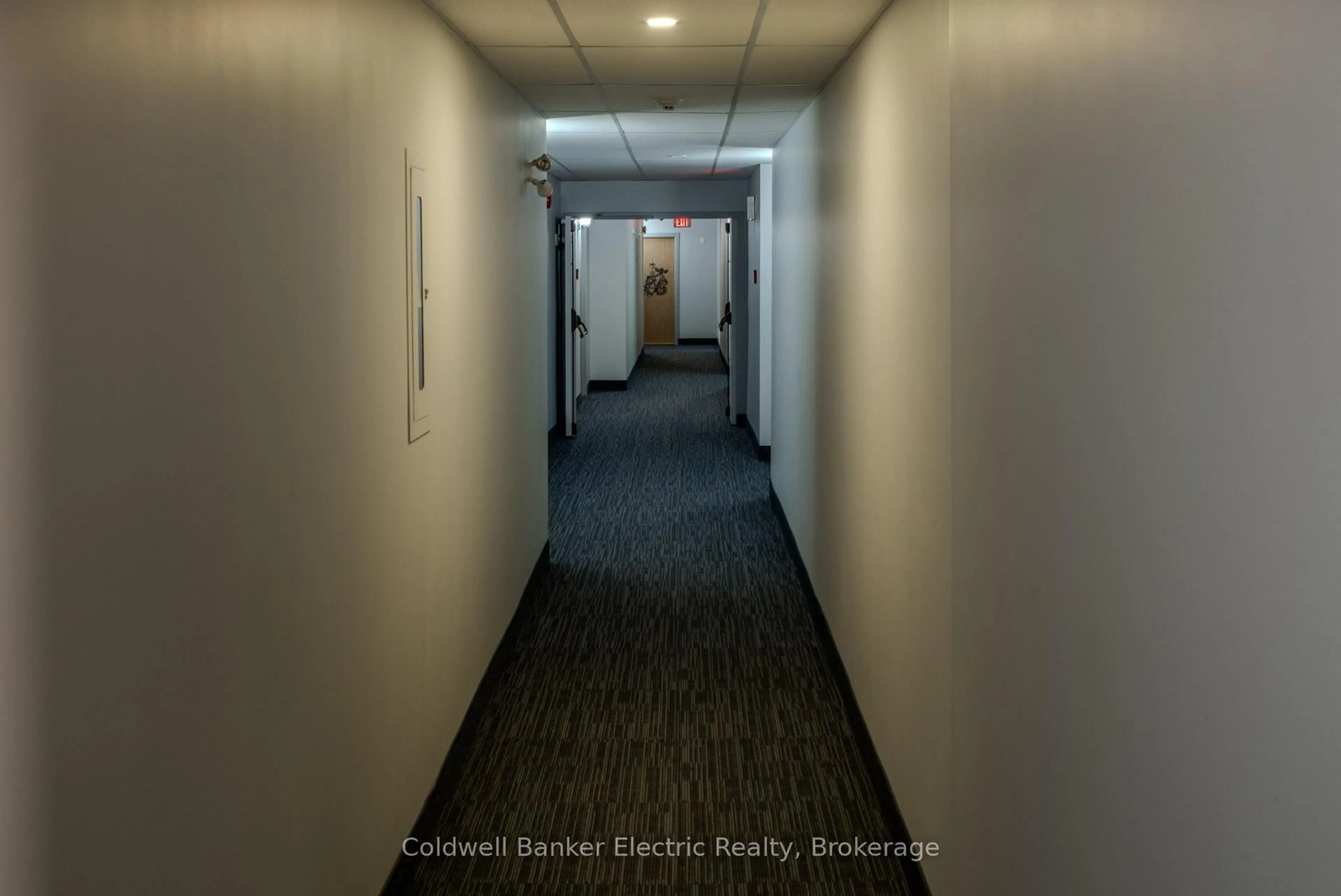 Indoor foyer for 2185 Walker Ave #105, Peterborough Ontario K9L 1T6