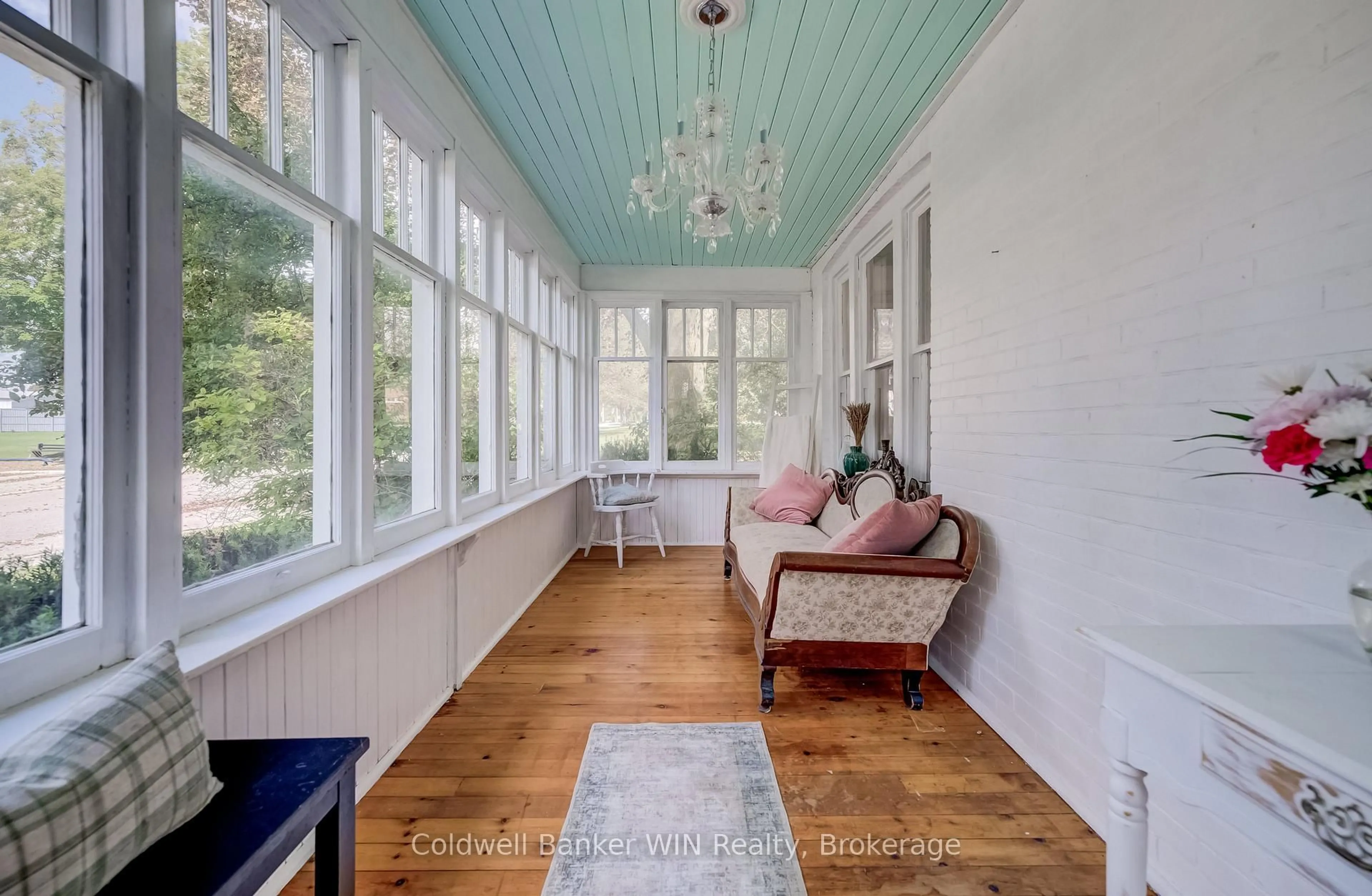 Indoor entryway for 420 Parkside Dr, Wellington North Ontario N0G 2L3