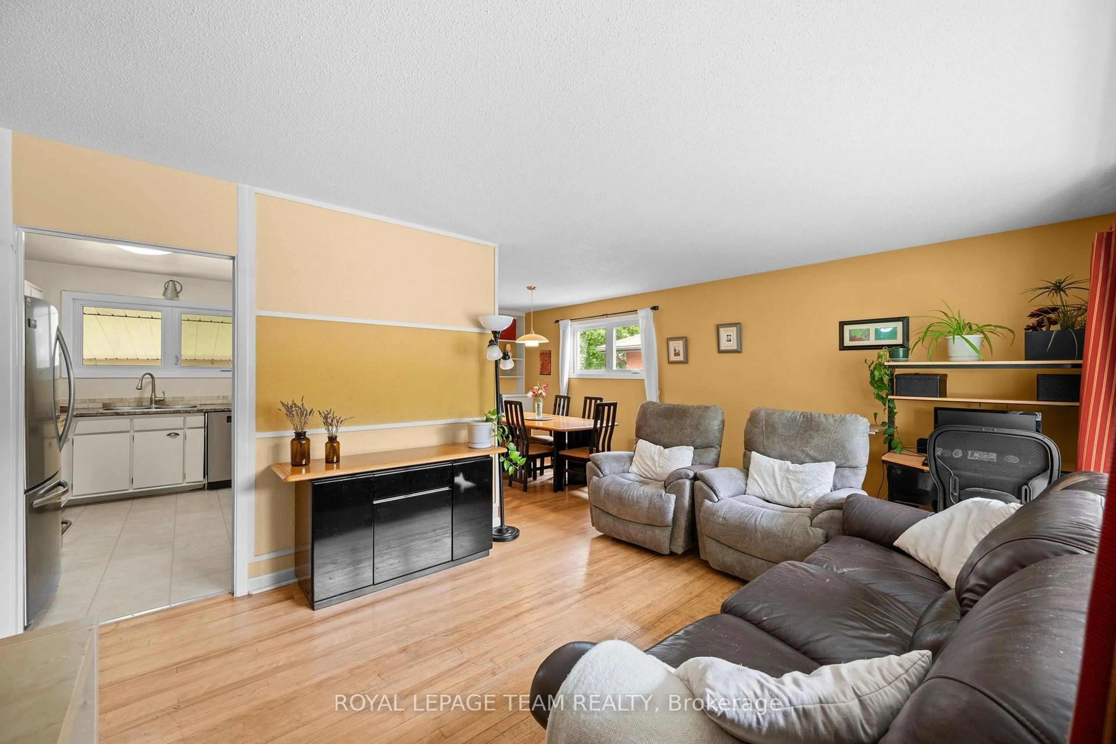 Living room with furniture, unknown for 1130 Parkway Dr, Ottawa Ontario K2C 2W2