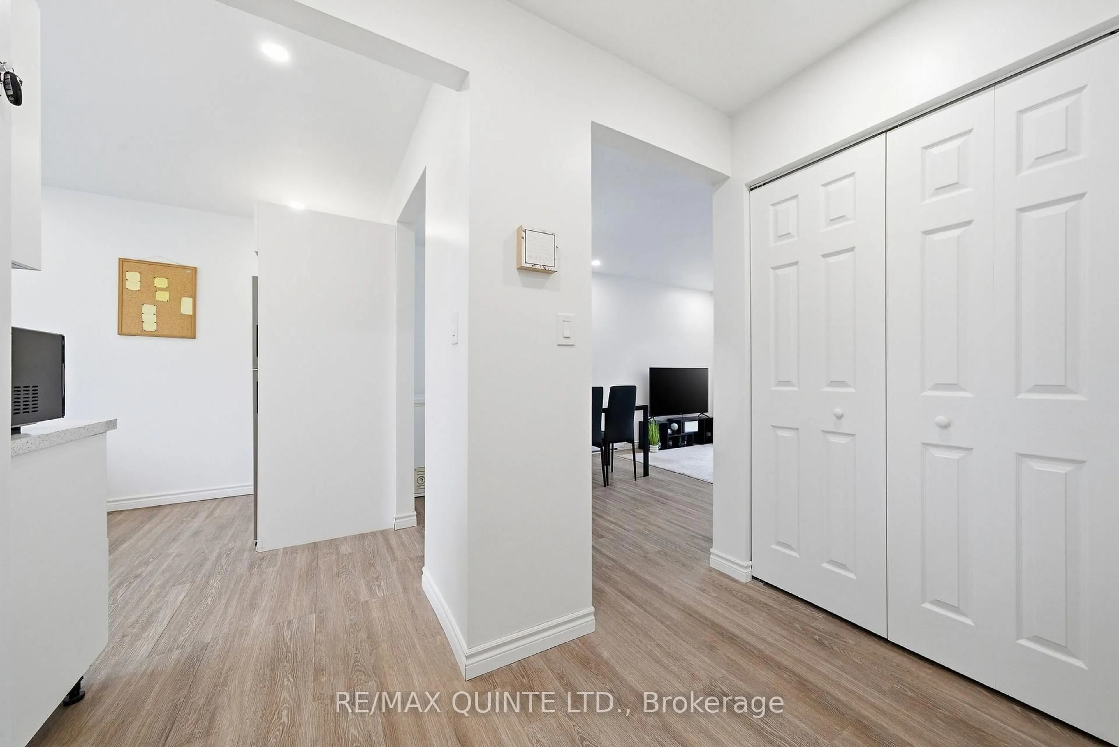 Unknown for 99 Dunnett Blvd #2, Belleville Ontario K8P 4M7