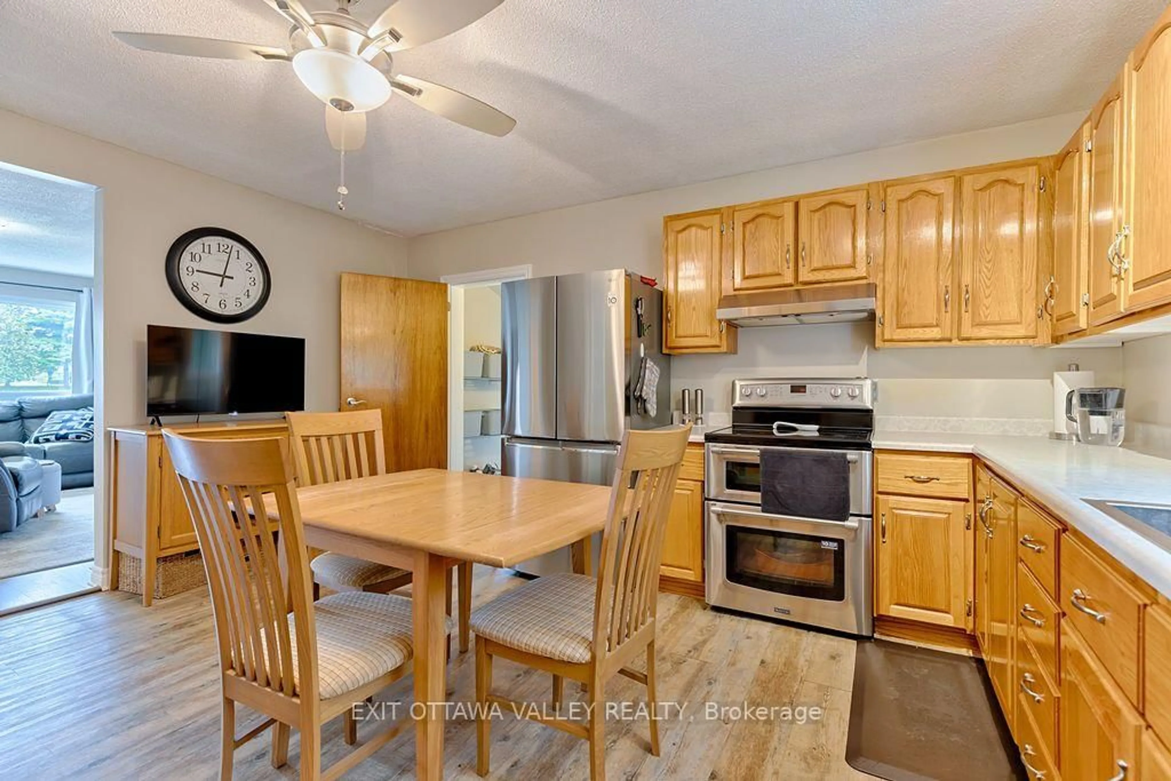 Open concept kitchen, wood/laminate floor for 39 Creek St, Westmeath Ontario K0J 2L0