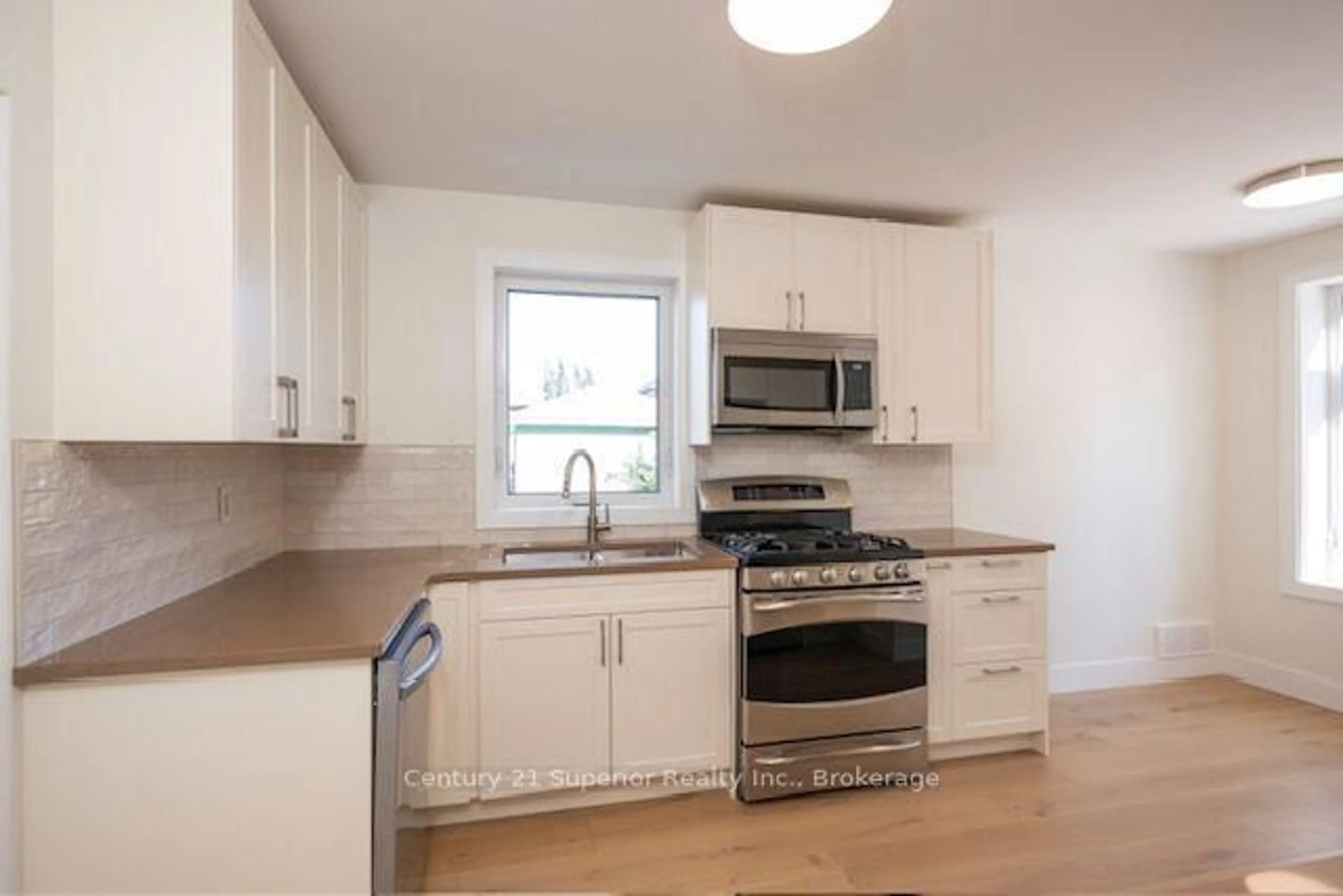 Standard kitchen, unknown for 2011 Murray Ave, Thunder Bay Ontario P7E 5B2