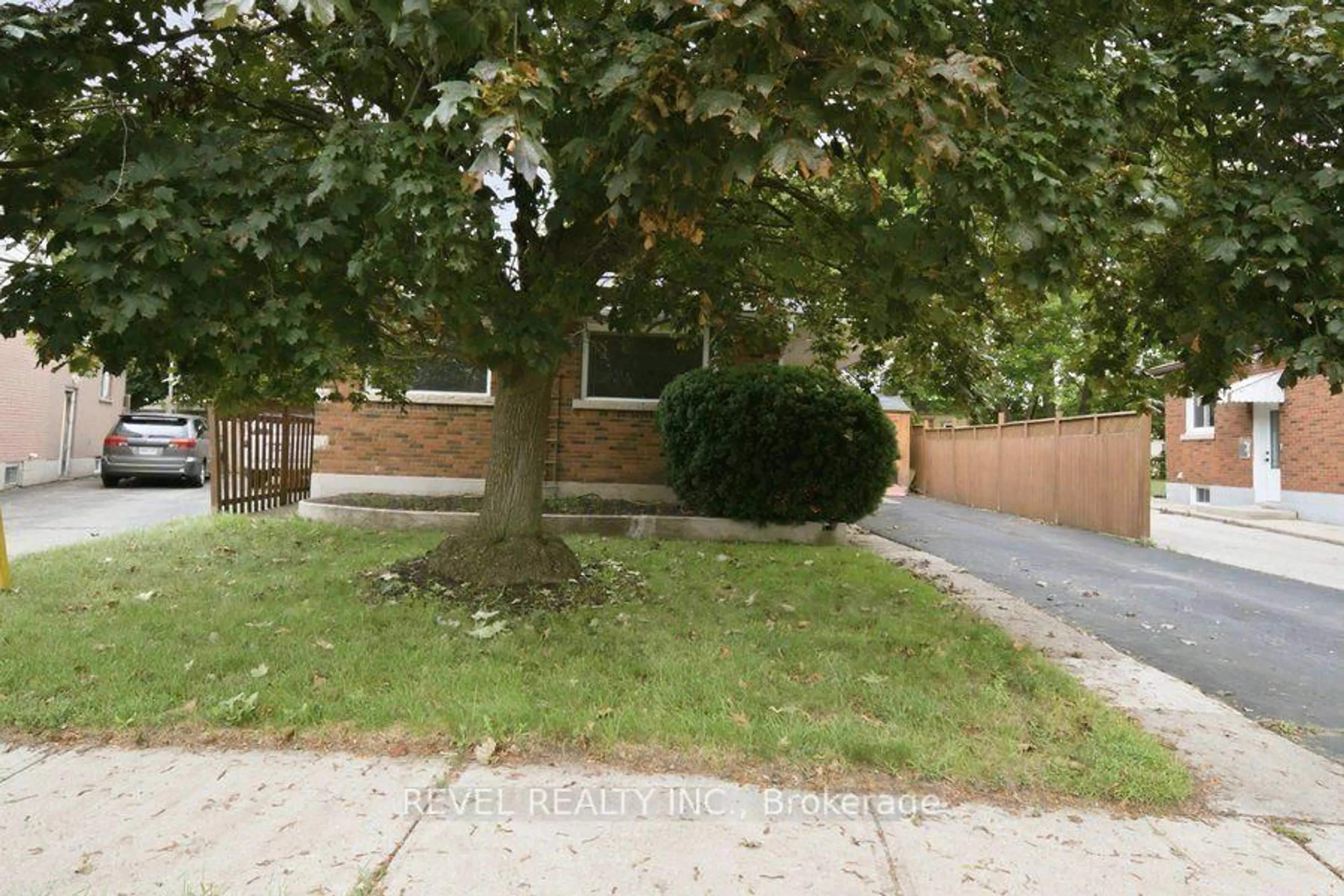 Unknown for 115 Tenth Ave, Brantford Ontario N3S 1G5