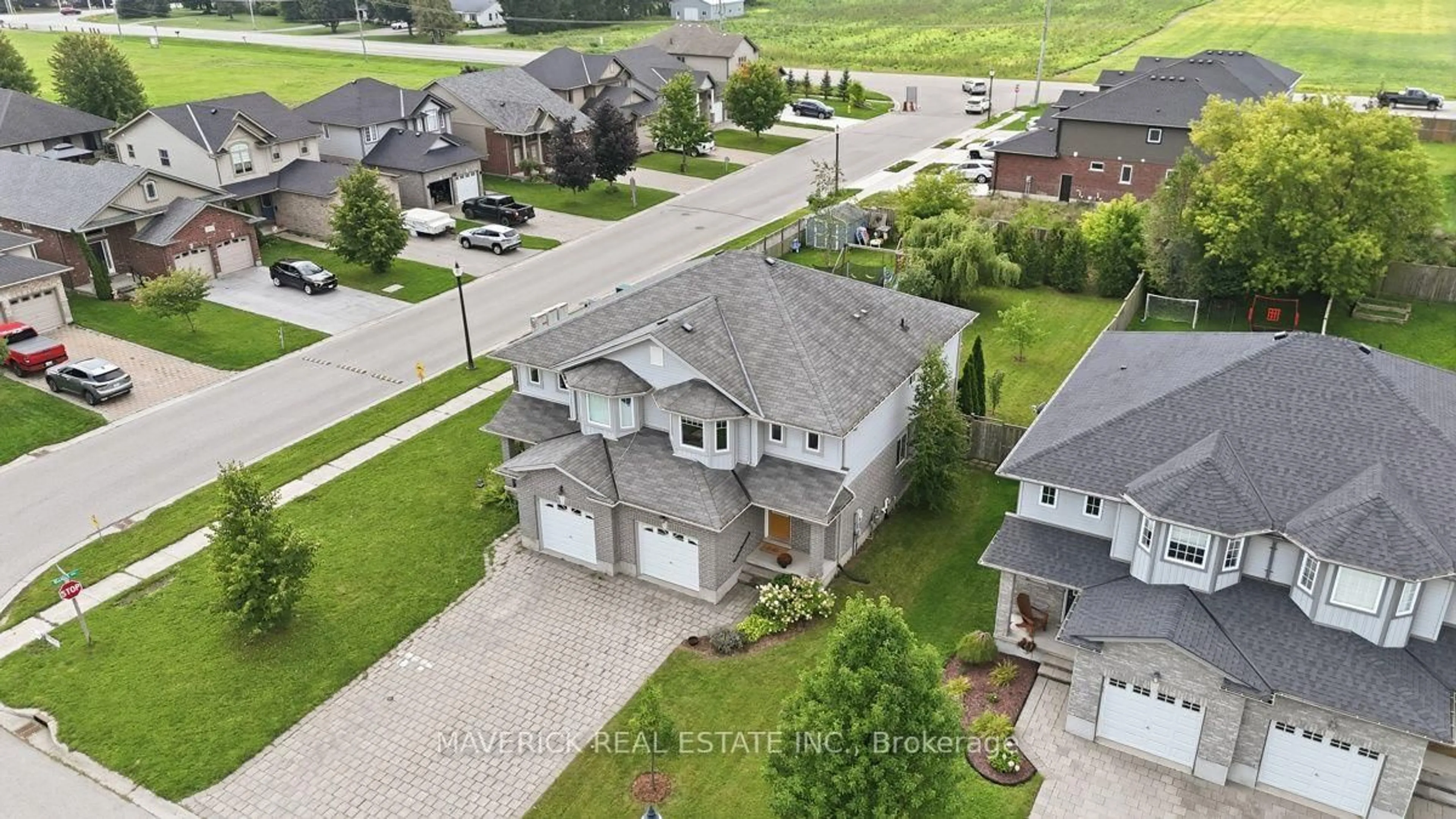 A pic from outside/outdoor area/front of a property/back of a property/a pic from drone, street for 3 Leesboro Tr, Thames Centre Ontario N0M 2P0