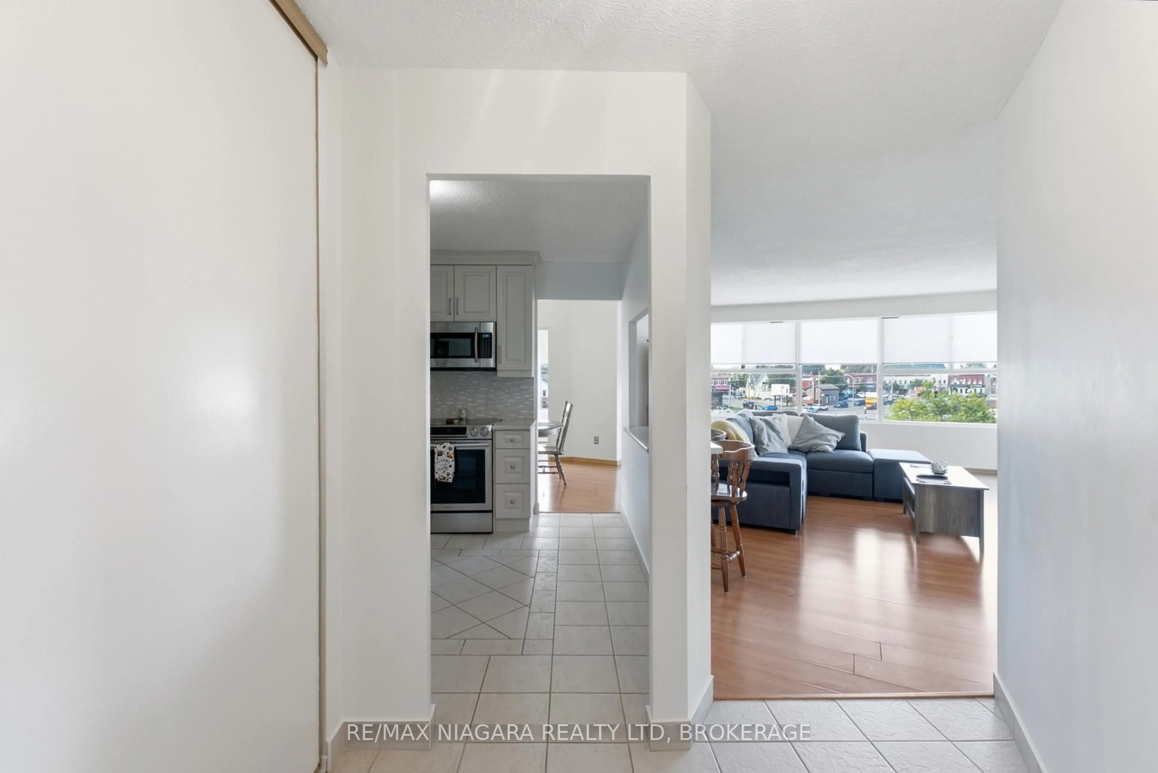 A pic of a room for 7 Gale Cres #411, St. Catharines Ontario L2R 7M8