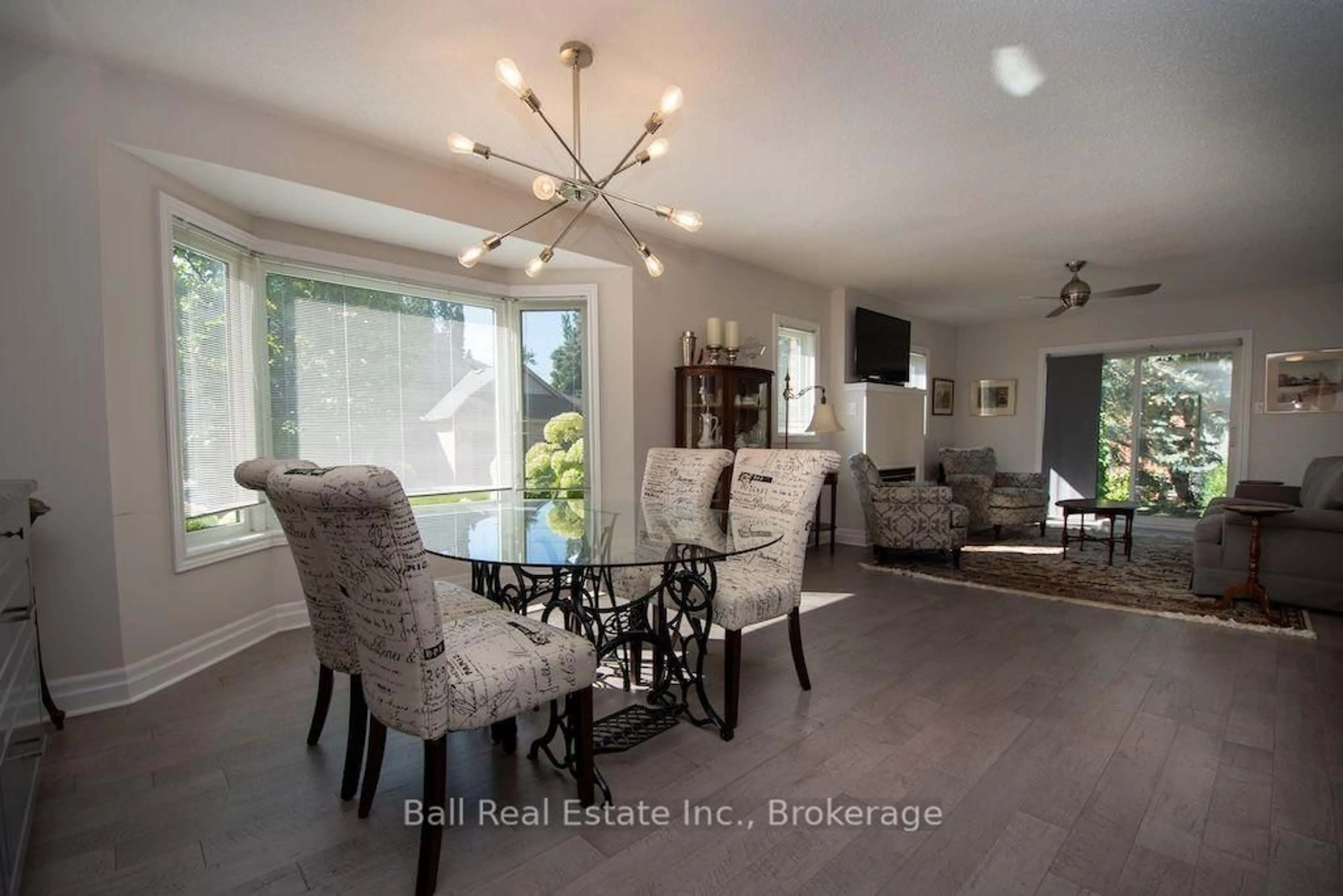 Dining room, unknown for 25 Charles Crt, Selwyn Ontario K0L 2H0