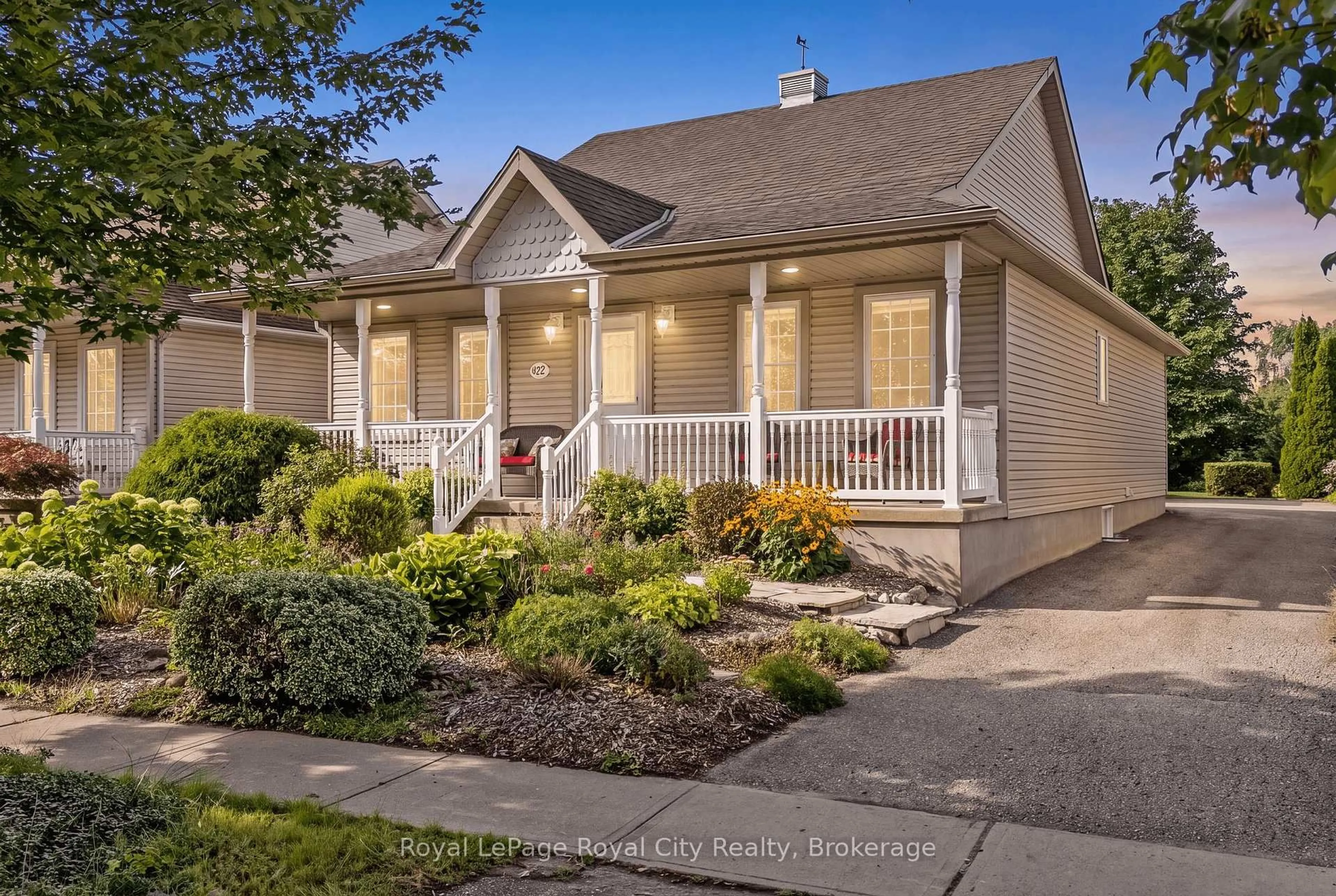 Home with vinyl exterior material, street for 127 Old Maple Blvd, Guelph/Eramosa Ontario N0B 2K0