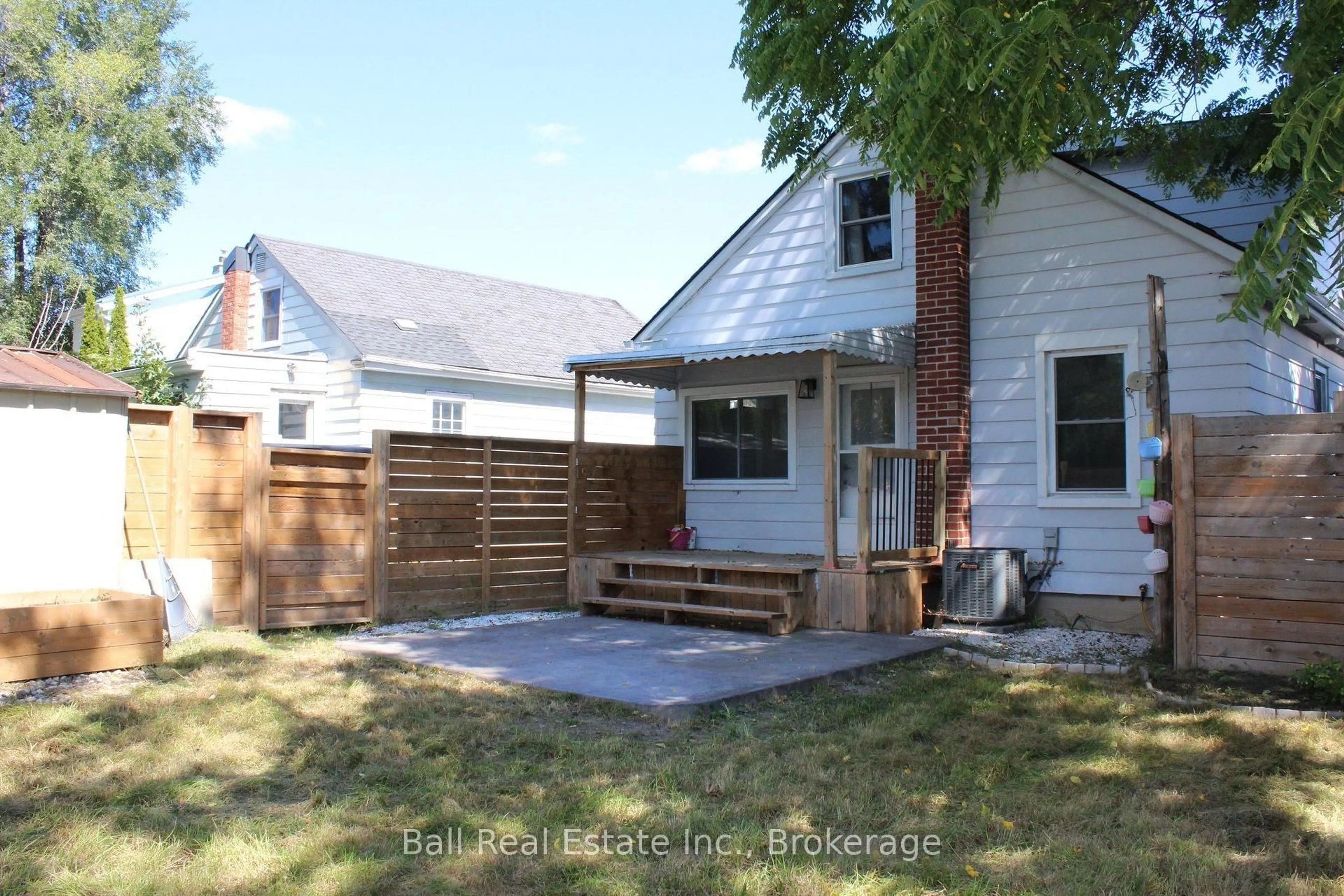 Unknown for 4 Holden St, Belleville Ontario K8P 3W3