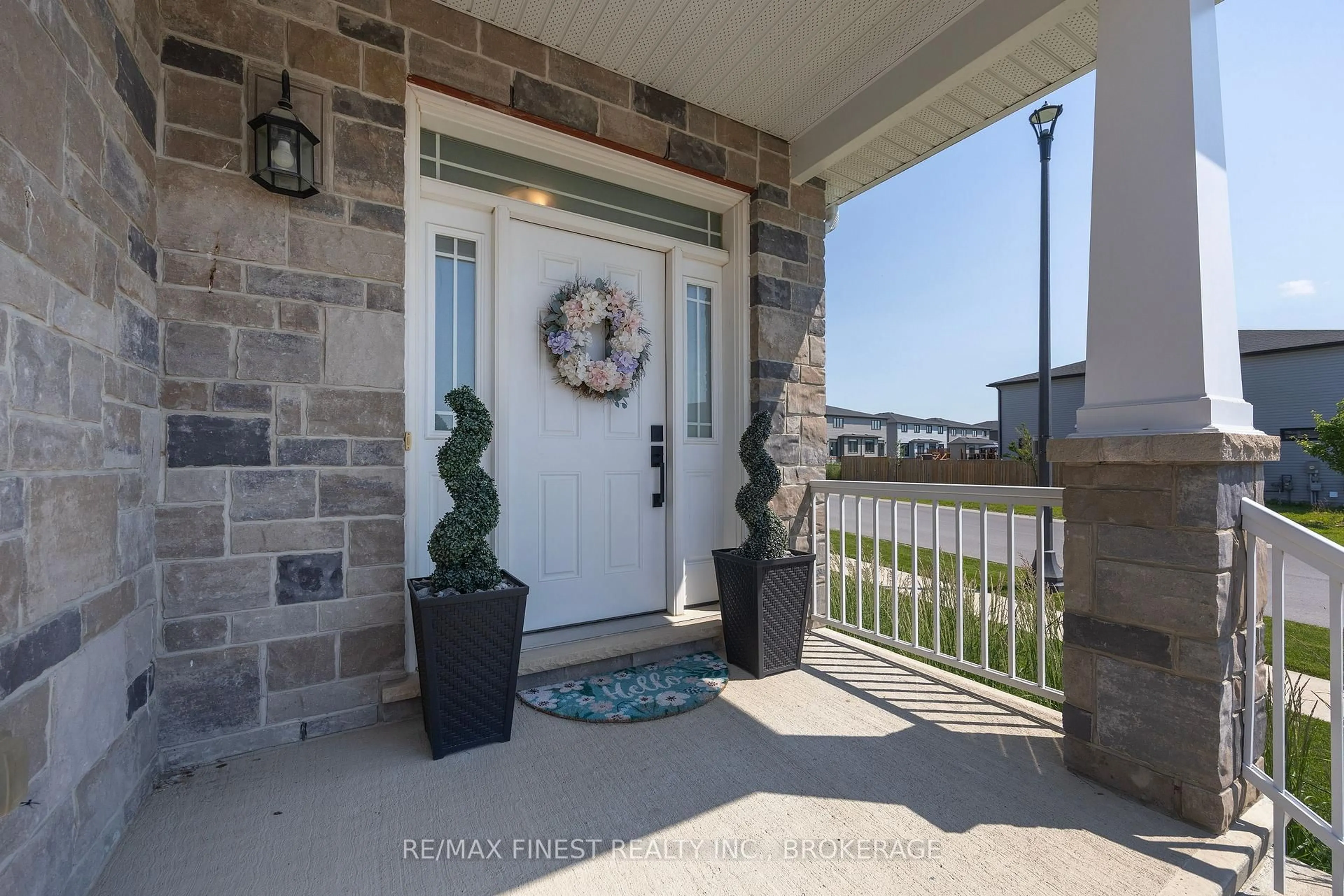 Indoor entryway for 1650 Brookedayle Ave, Kingston Ontario K7P 0S9