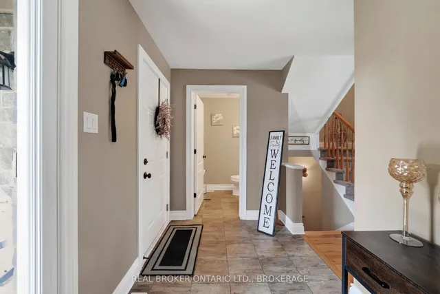 1164 Clement Crt, Cornwall 4