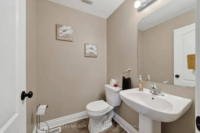 1164 Clement Crt, Cornwall 5