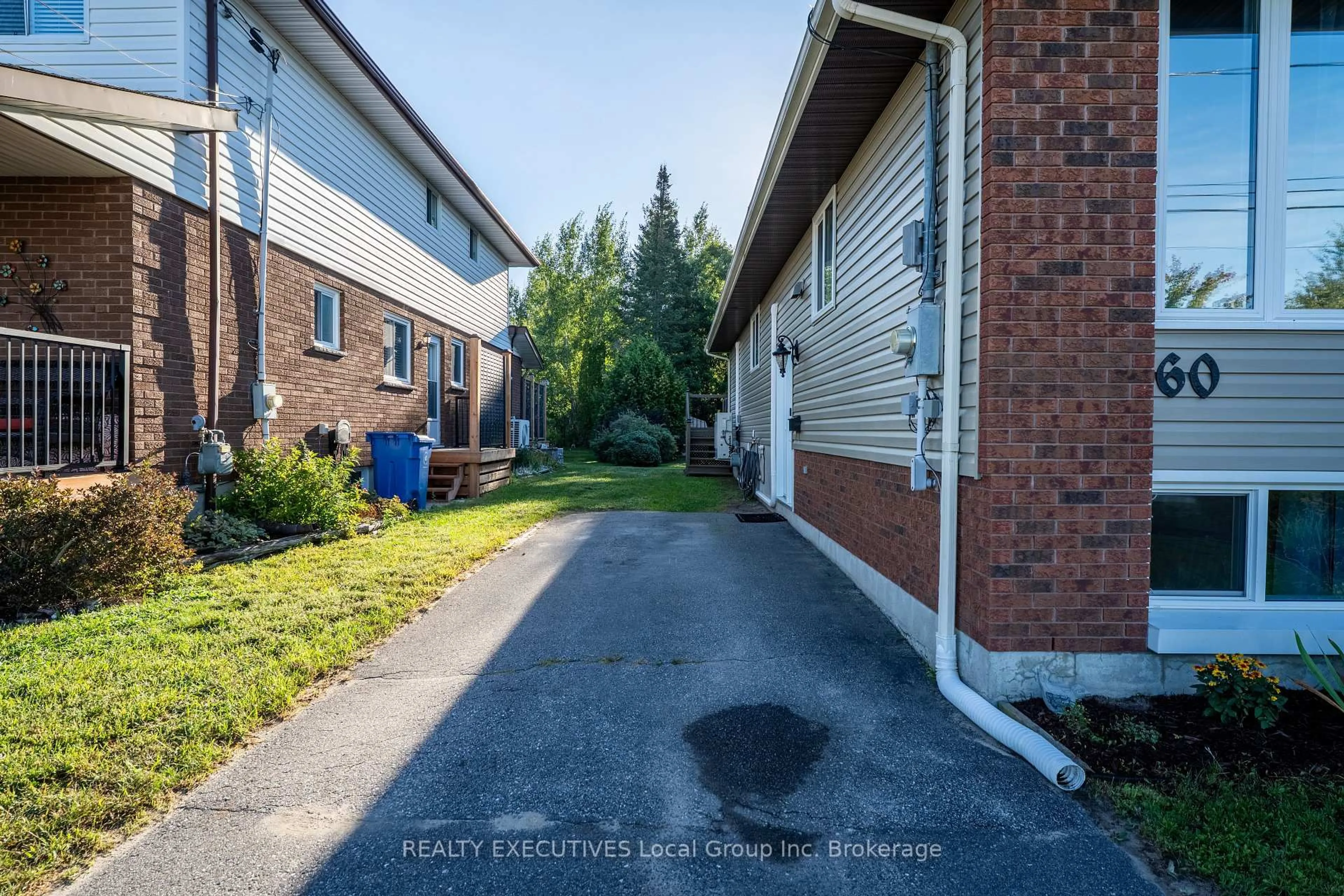 A pic from outside/outdoor area/front of a property/back of a property/a pic from drone, street for 60 Greenhill Ave, North Bay Ontario P1C 1H8
