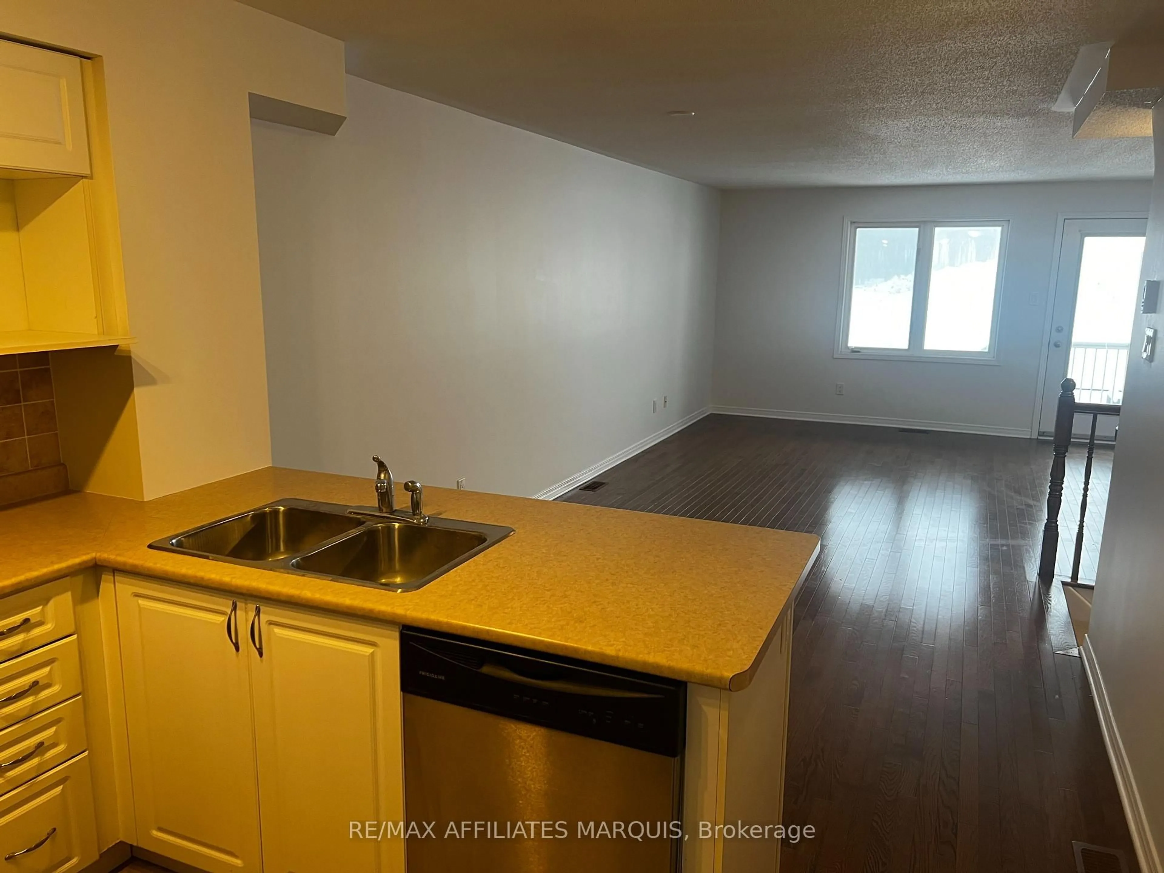 Standard kitchen, unknown for 276 Fir Lane, North Grenville Ontario K0G 1J0