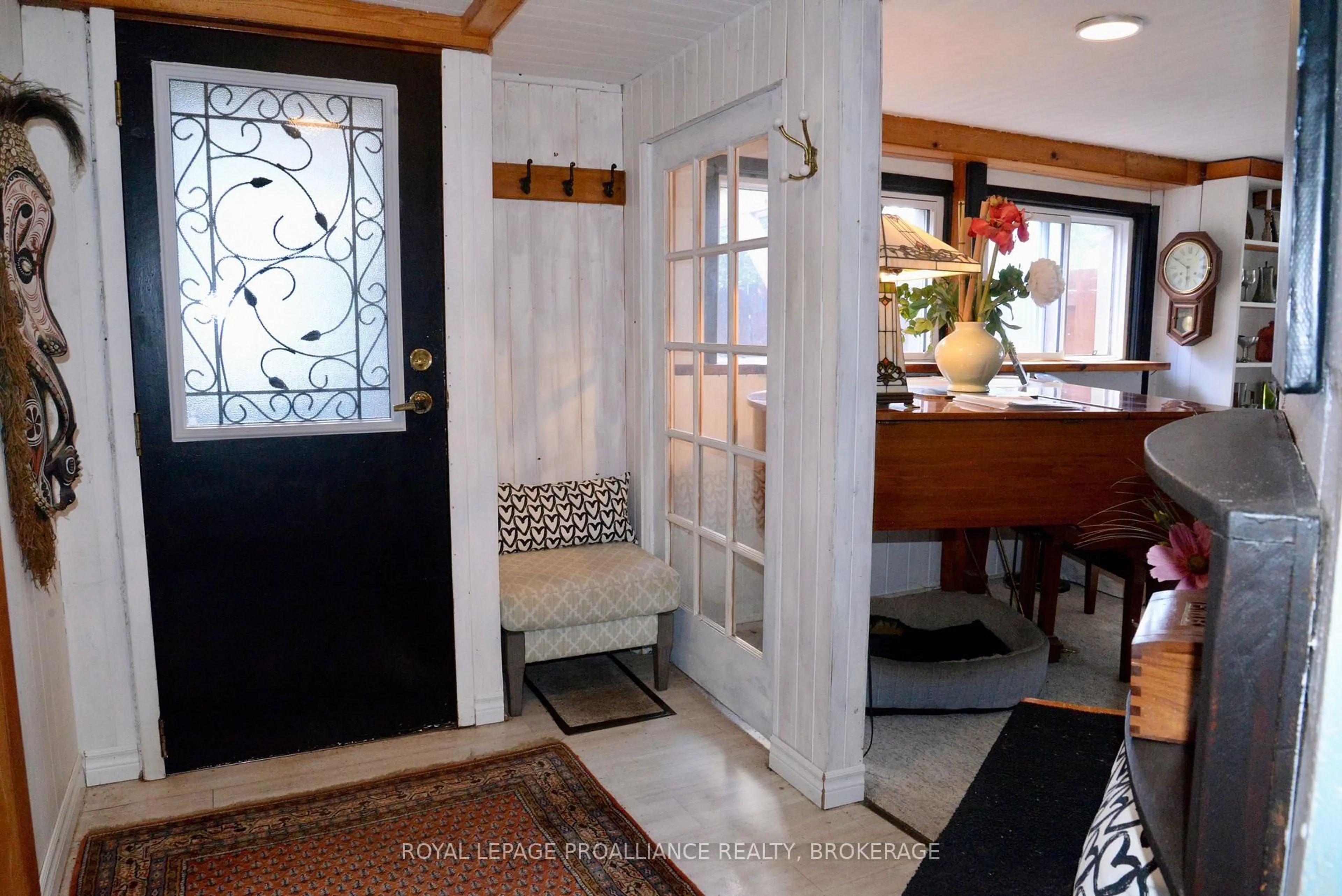 Indoor entryway for 15 Sturtivans Lane, Front of Leeds & Seeleys Bay Ontario K7G 2V4