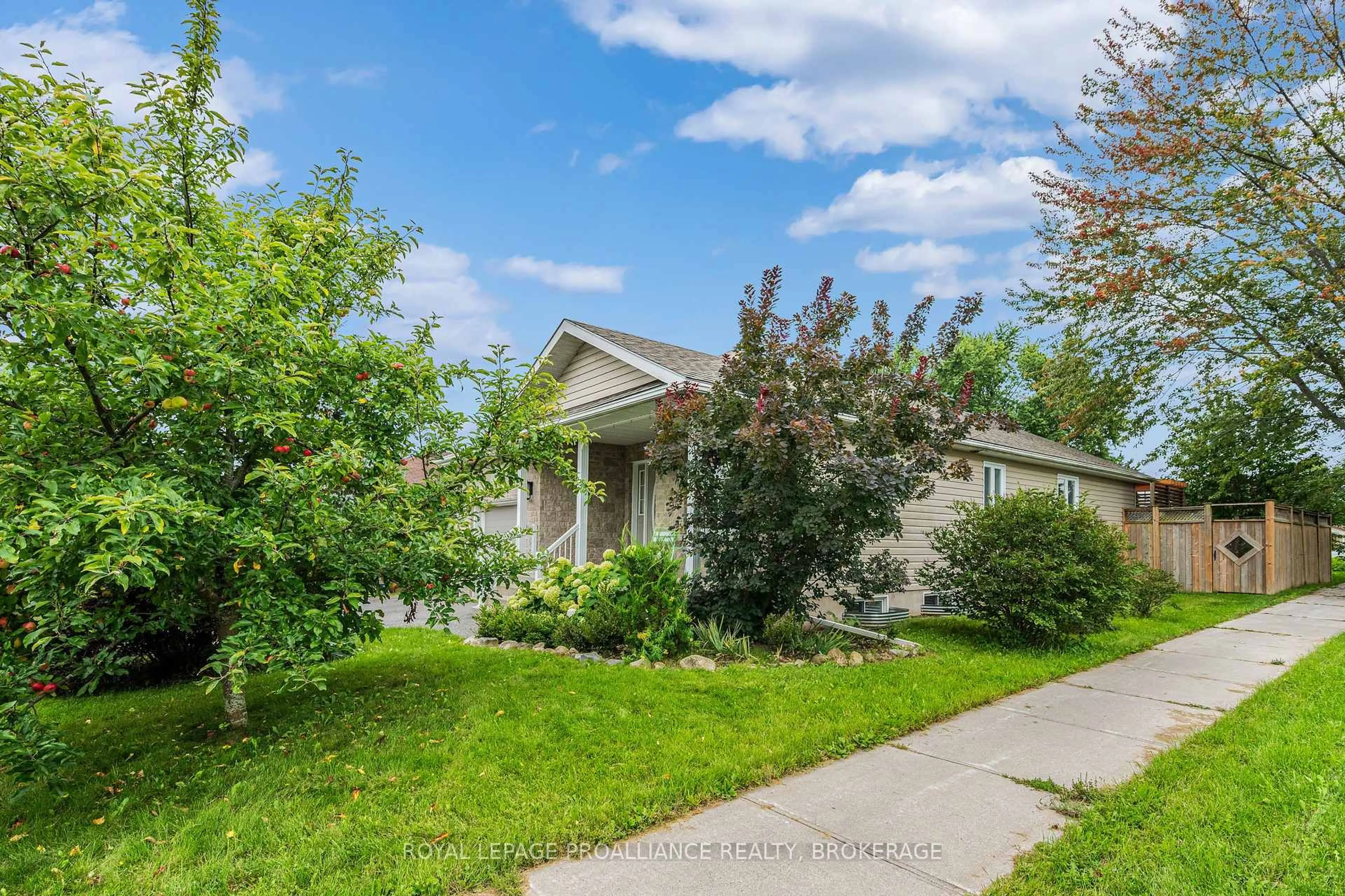 A pic from outside/outdoor area/front of a property/back of a property/a pic from drone, street for 164 Amy Lynn Dr, Loyalist Ontario K7N 2A2