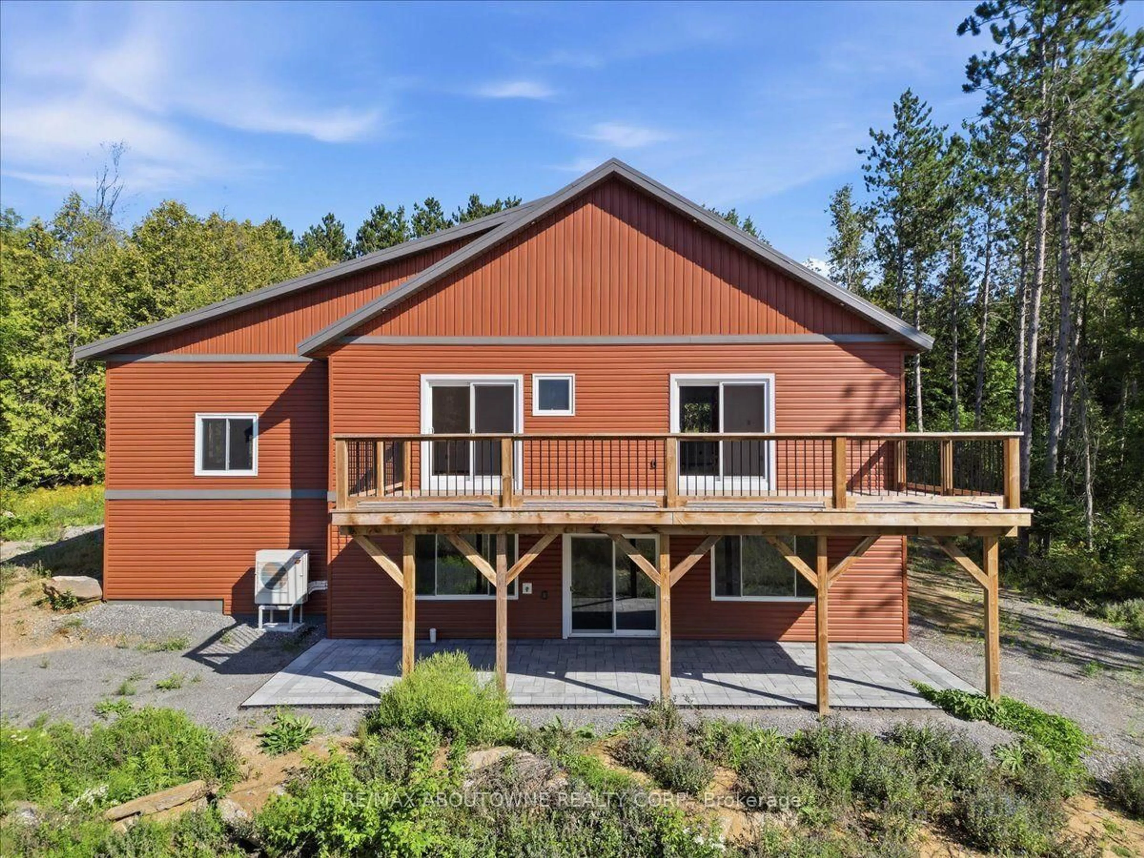 Home with vinyl exterior material, building for 550 St. Ola Rd, Hastings Ontario K0L 1W0