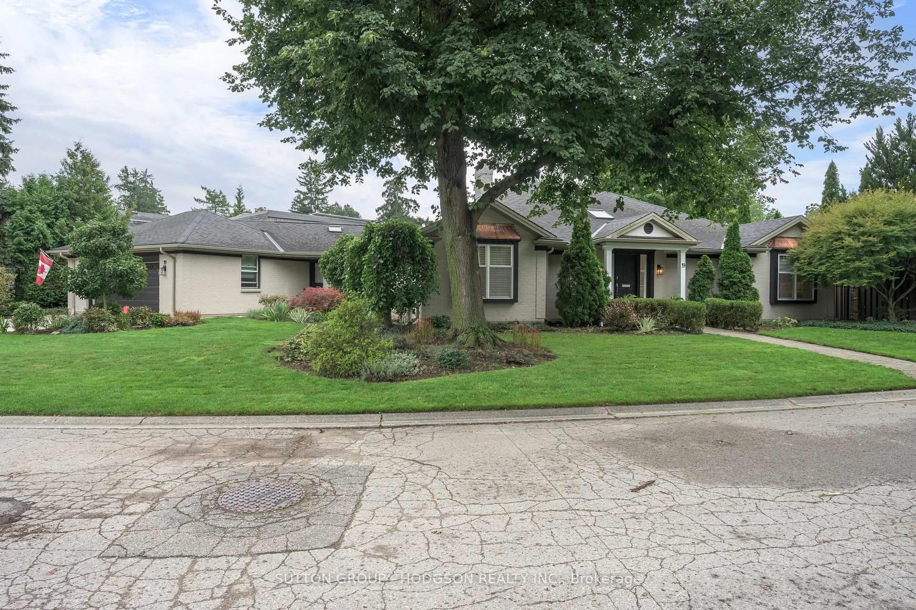 Unknown for 19 Tallwood Circ, London North Ontario N5X 2S1