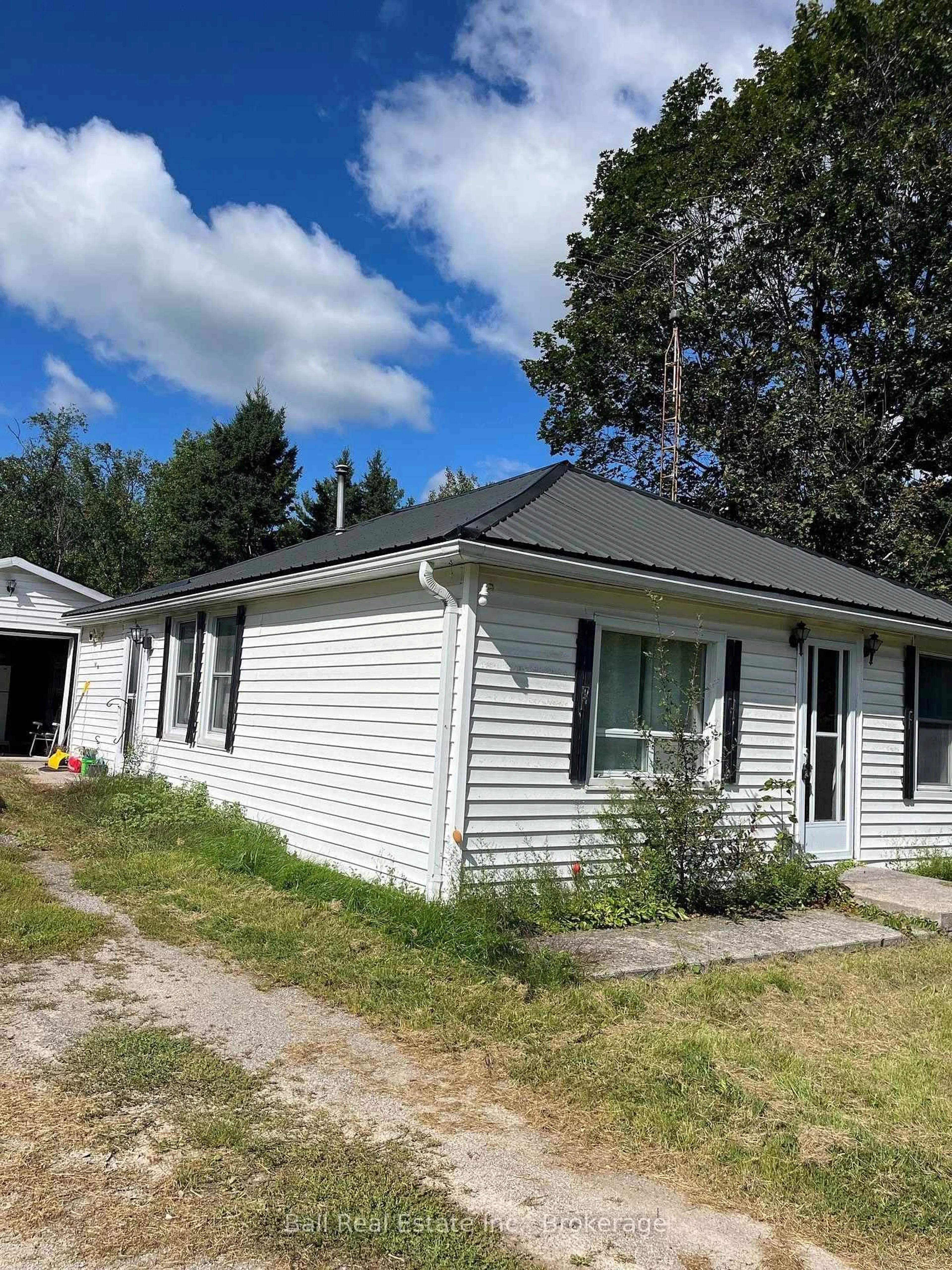 Home with vinyl exterior material, building for 5033 Stirling-Marmora Rd, Stirling-Rawdon Ontario K0K 3C0