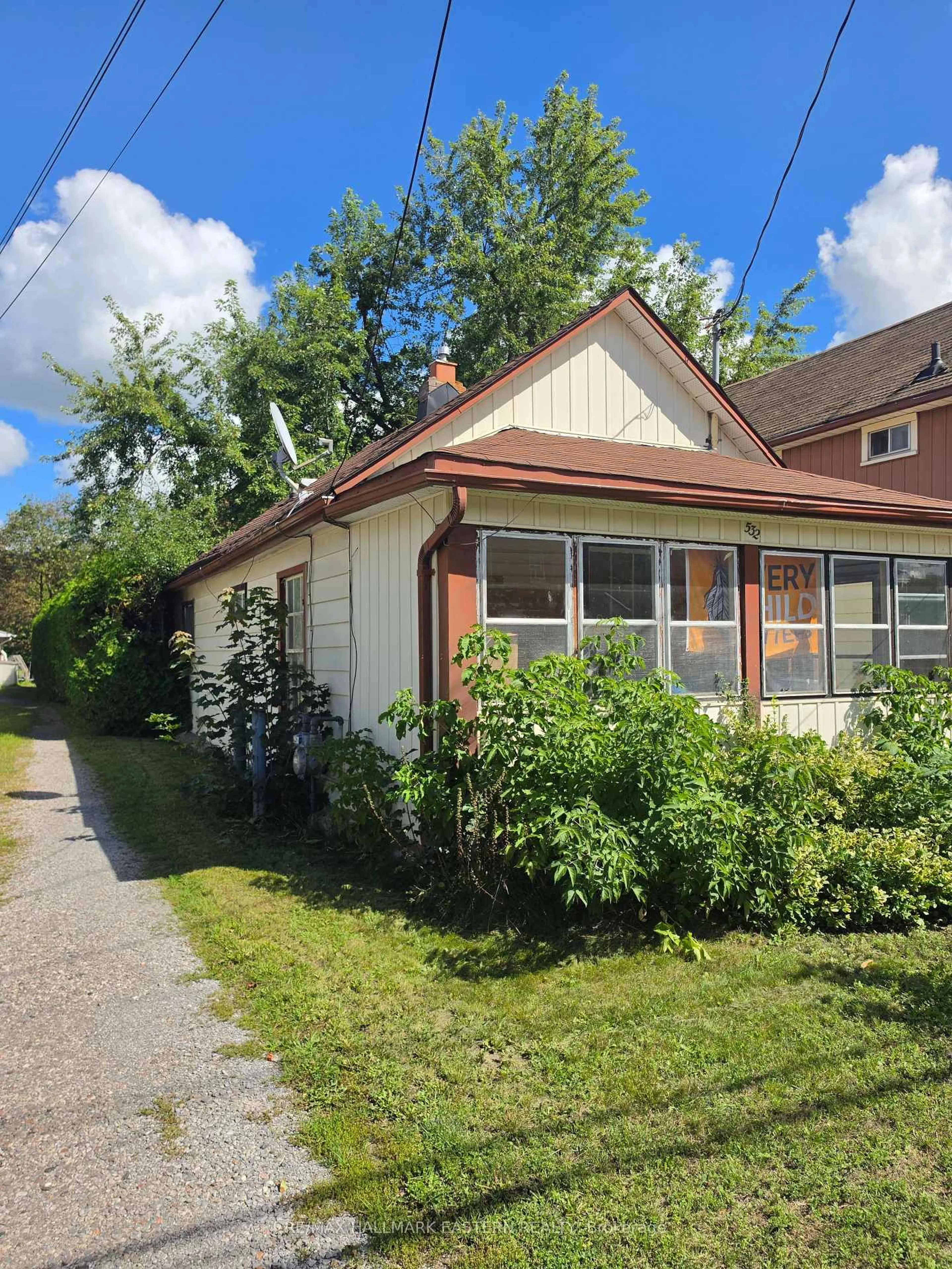 Unknown for 532 Rogers St, Peterborough Ontario K9H 1X2
