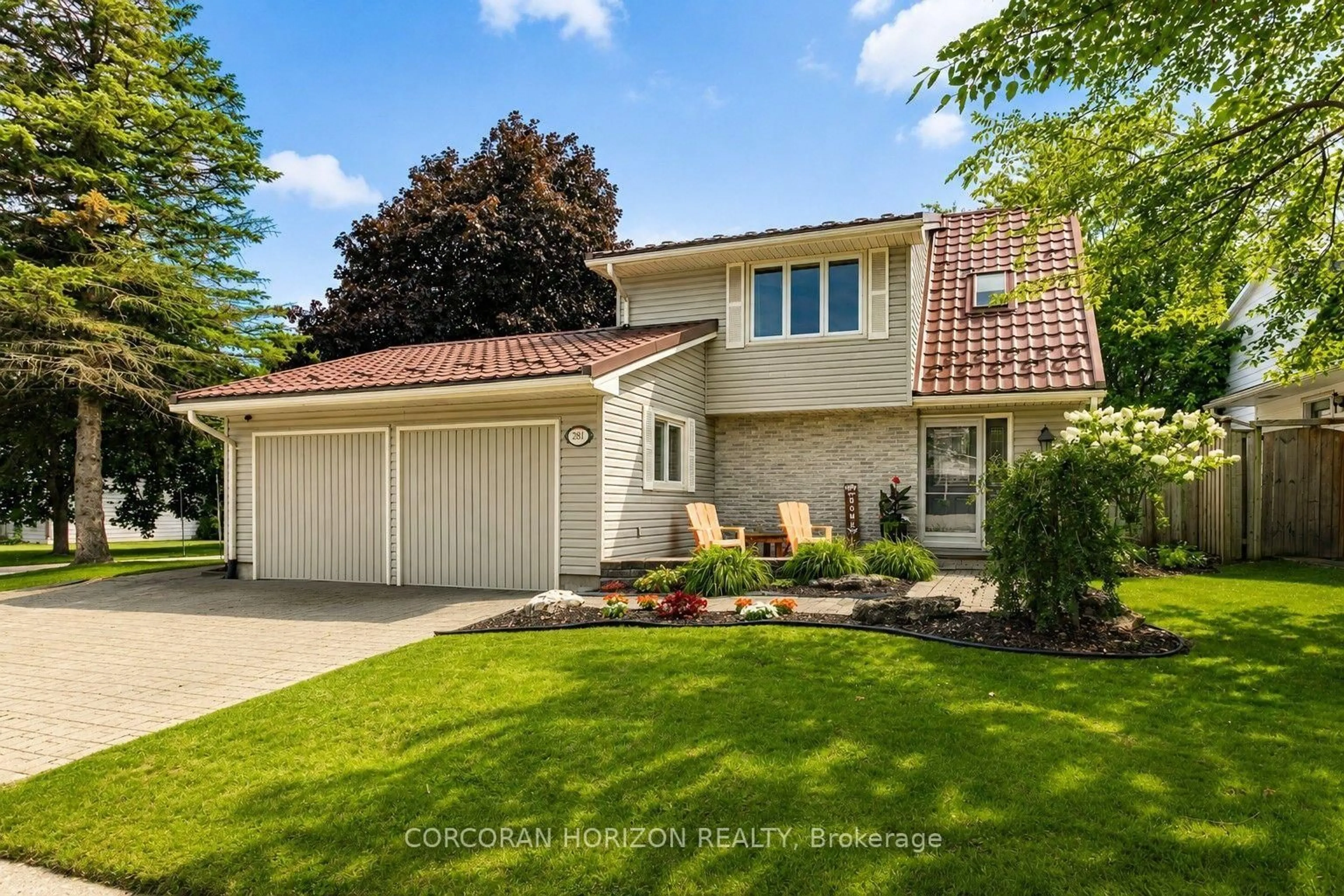 Home with vinyl exterior material, street for 281 Blackacres Blvd, London North Ontario N6G 2T9
