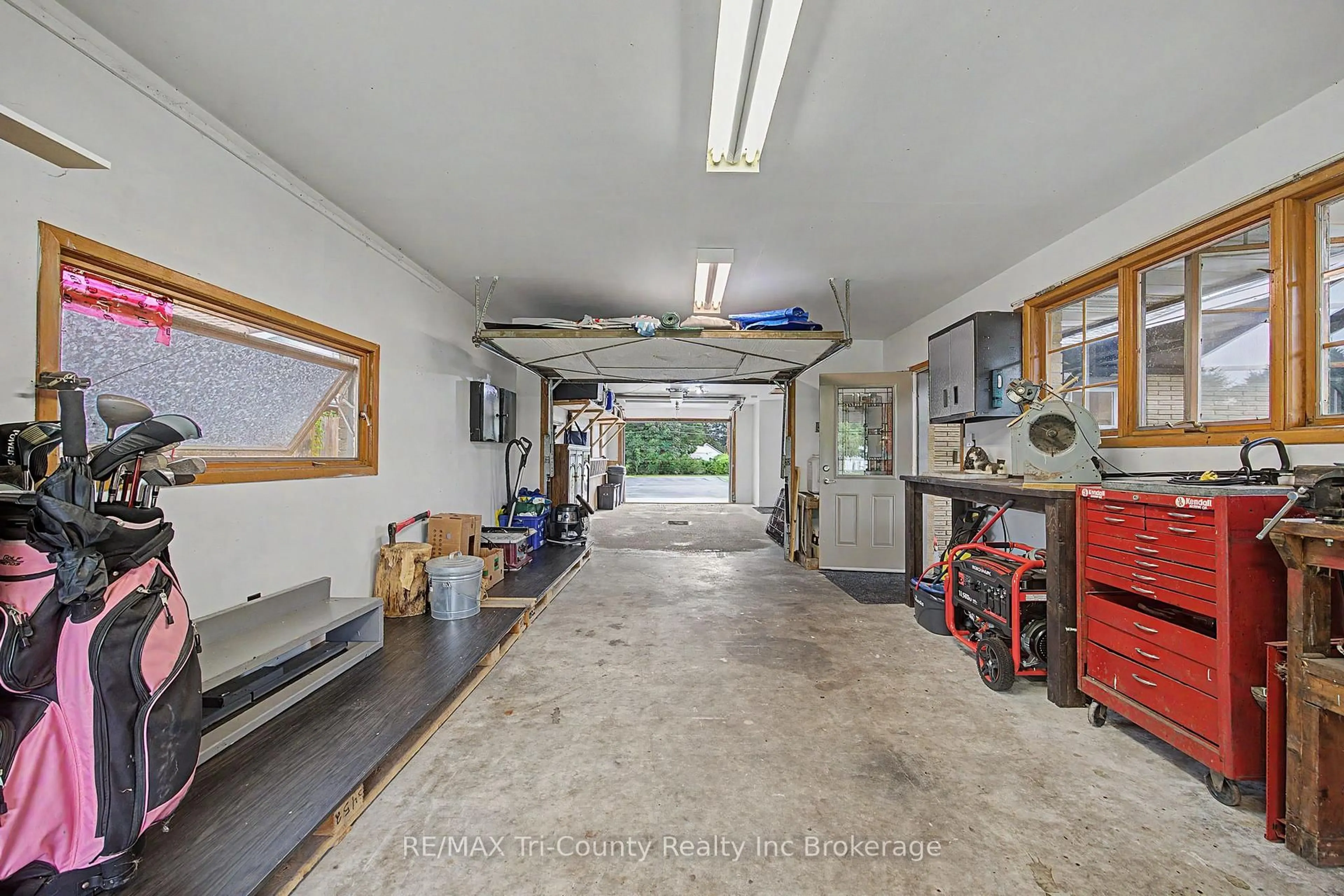 Indoor garage for 34 Albert St, Norfolk Ontario N0E 1G0