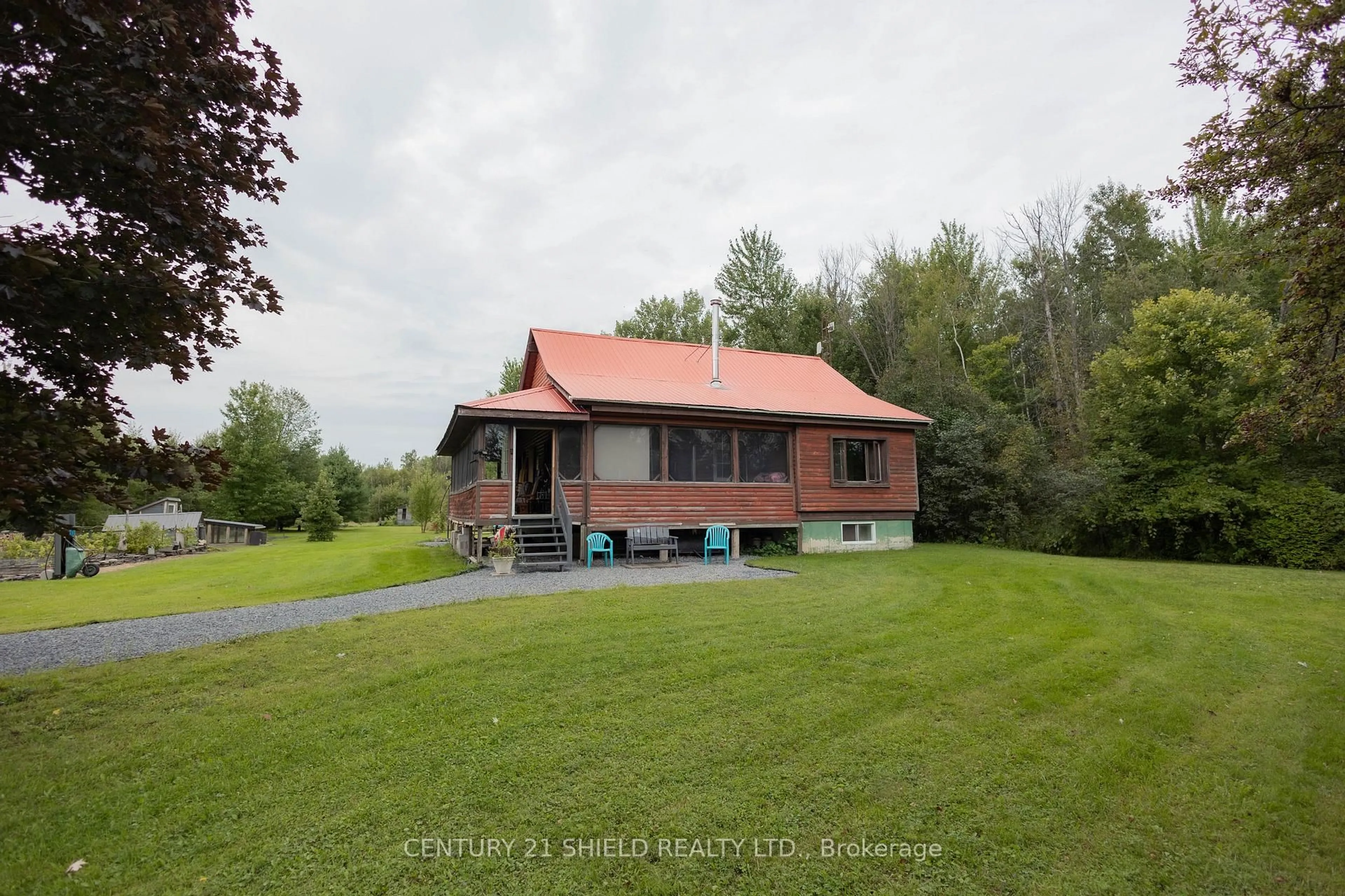A pic from outside/outdoor area/front of a property/back of a property/a pic from drone, unknown for 6224 Kraft Rd, South Glengarry Ontario K0C 2E0