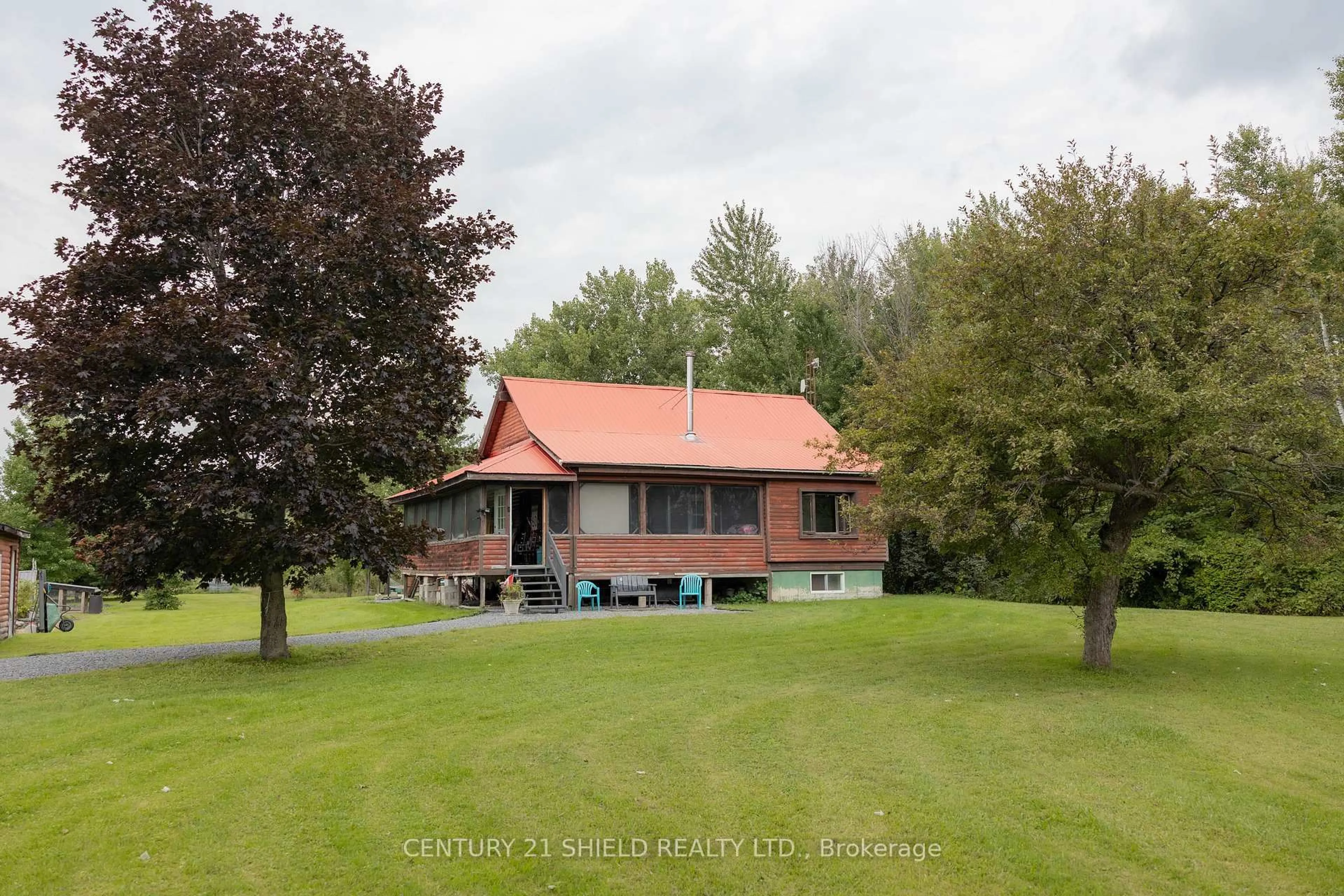 A pic from outside/outdoor area/front of a property/back of a property/a pic from drone, unknown for 6224 Kraft Rd, South Glengarry Ontario K0C 2E0
