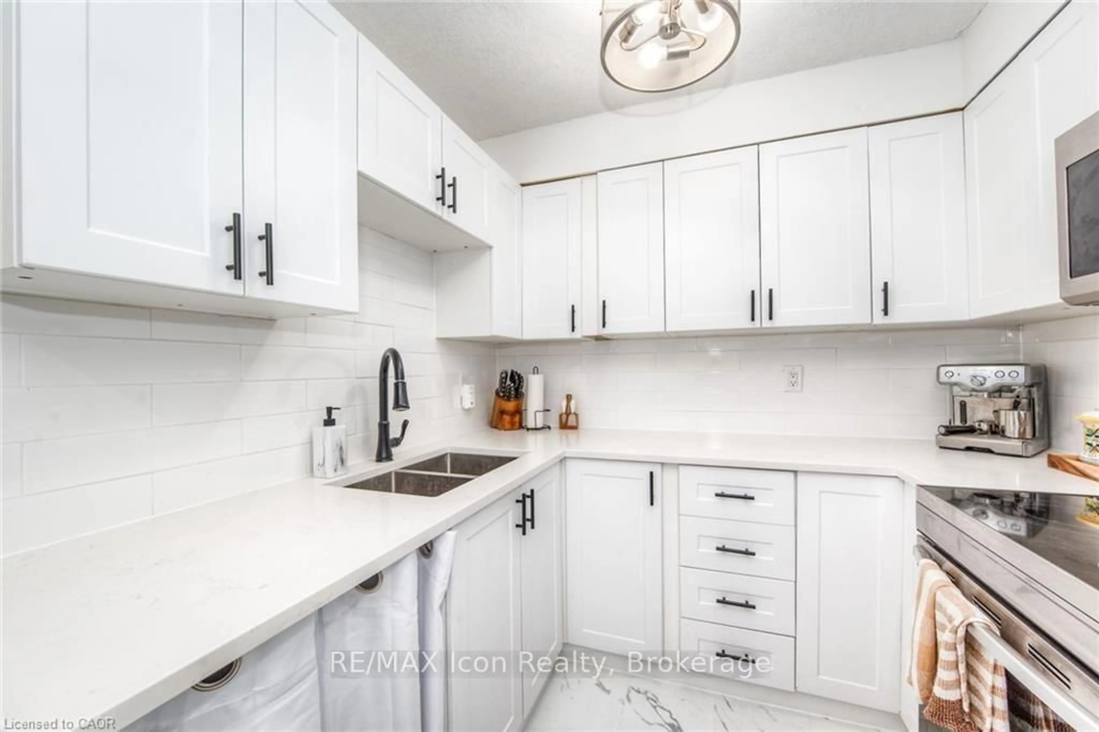 Standard kitchen, ceramic/tile floor for 225 Harvard Pl #402, Waterloo Ontario N2J 4H4