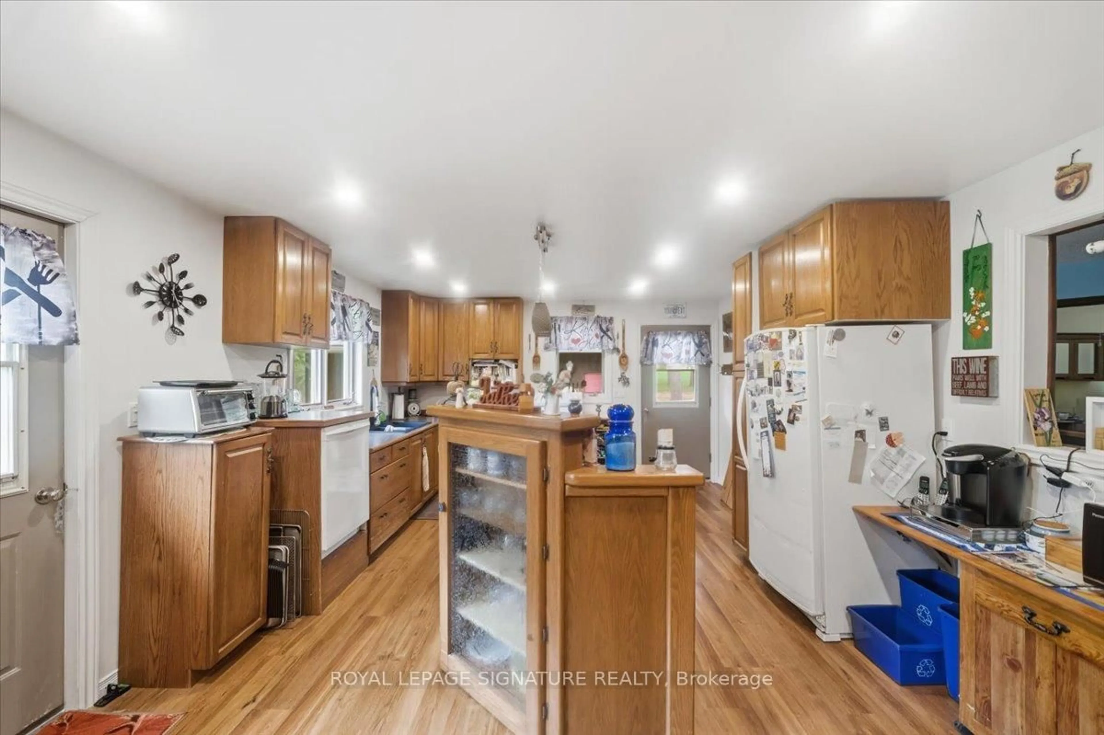 Open concept kitchen, unknown for 2212-1 Highway 60, Lake of Bays Ontario P1H 2J6