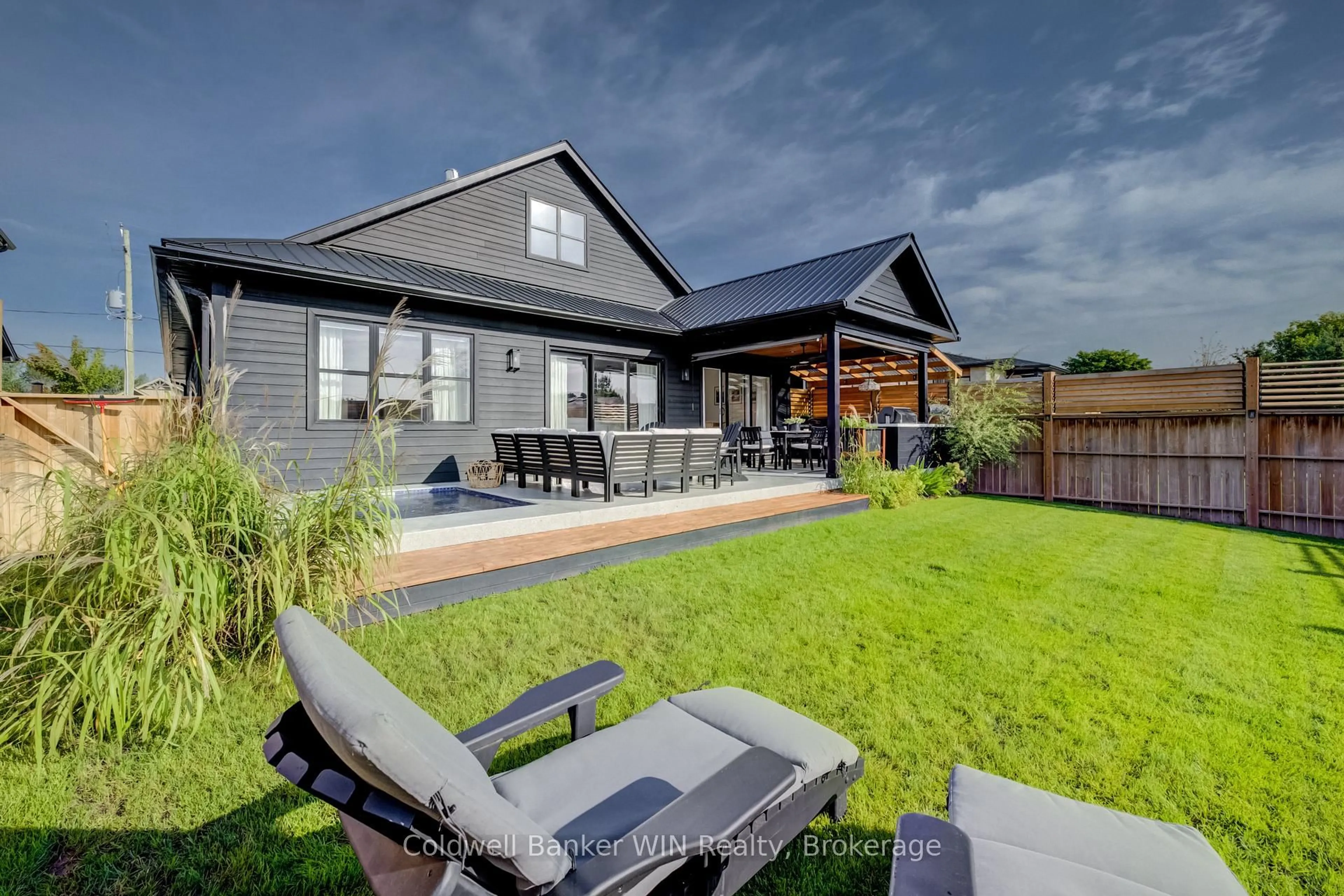 Patio, unknown for 420 Wellington St, Wellington North Ontario N0G 2L4