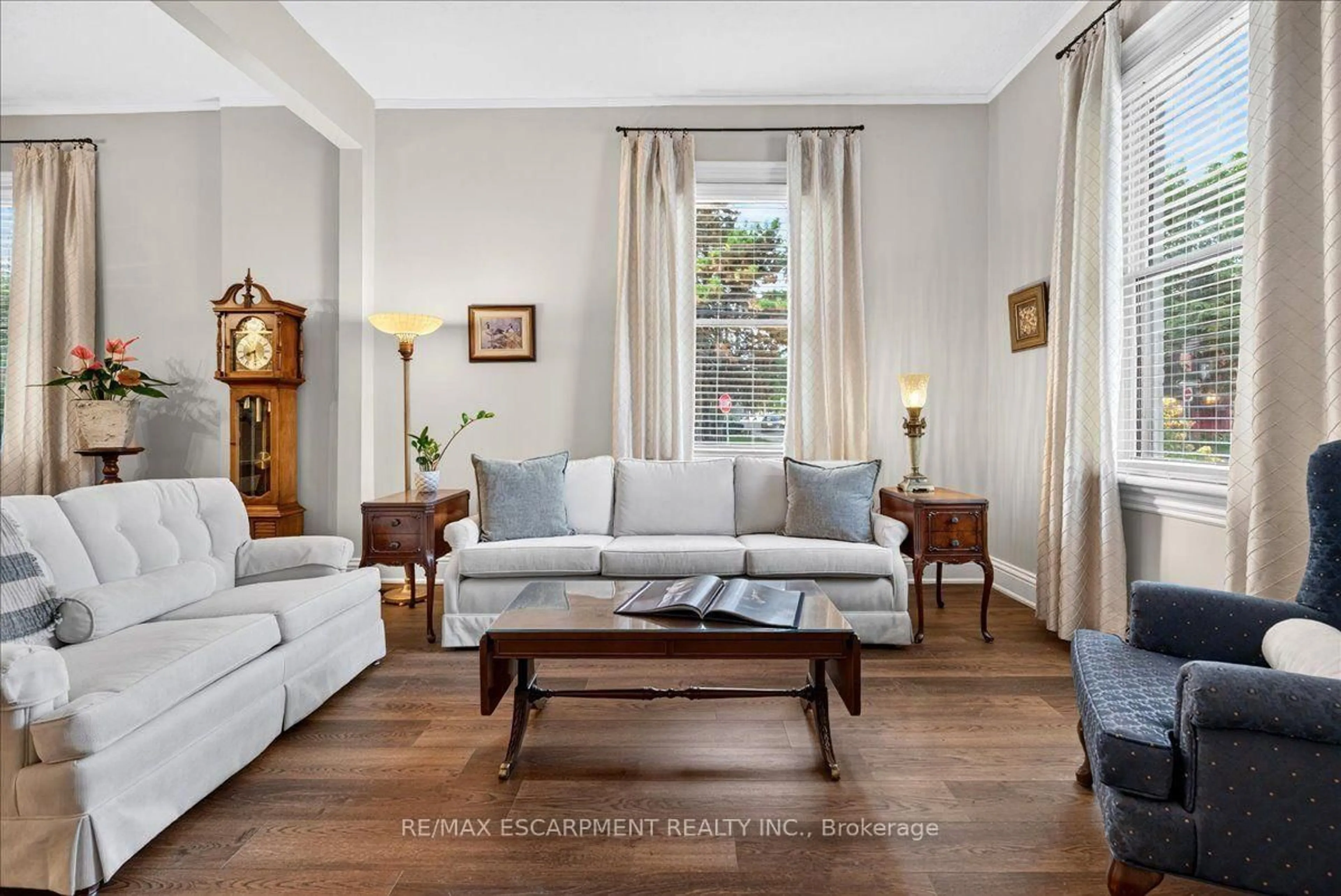 Living room with furniture, unknown for 139 Queen St, Hamilton Ontario L8P 3S3