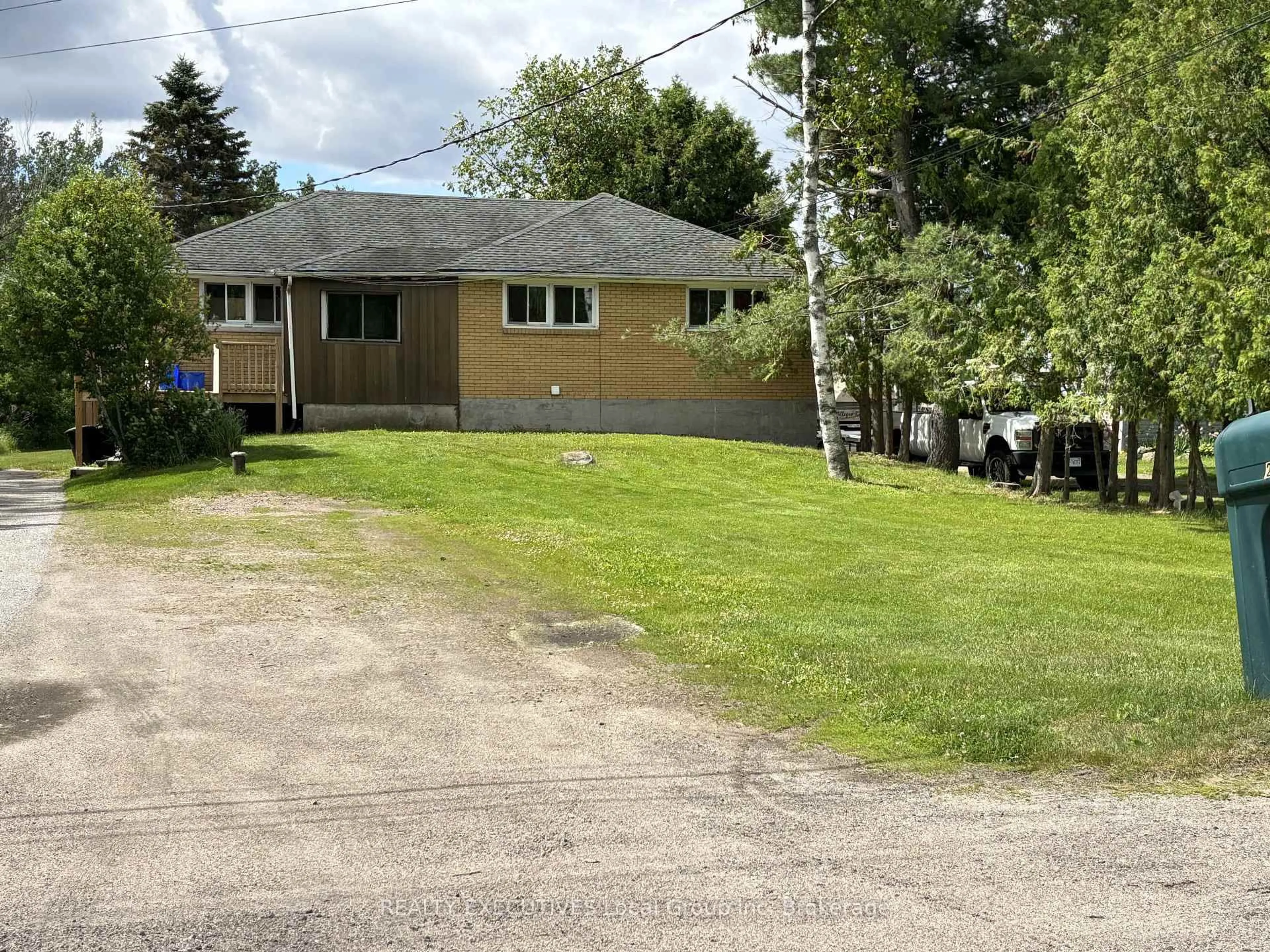 A pic from outside/outdoor area/front of a property/back of a property/a pic from drone, street for 251 Cedar Heights Rd, North Bay Ontario P1B 8G3