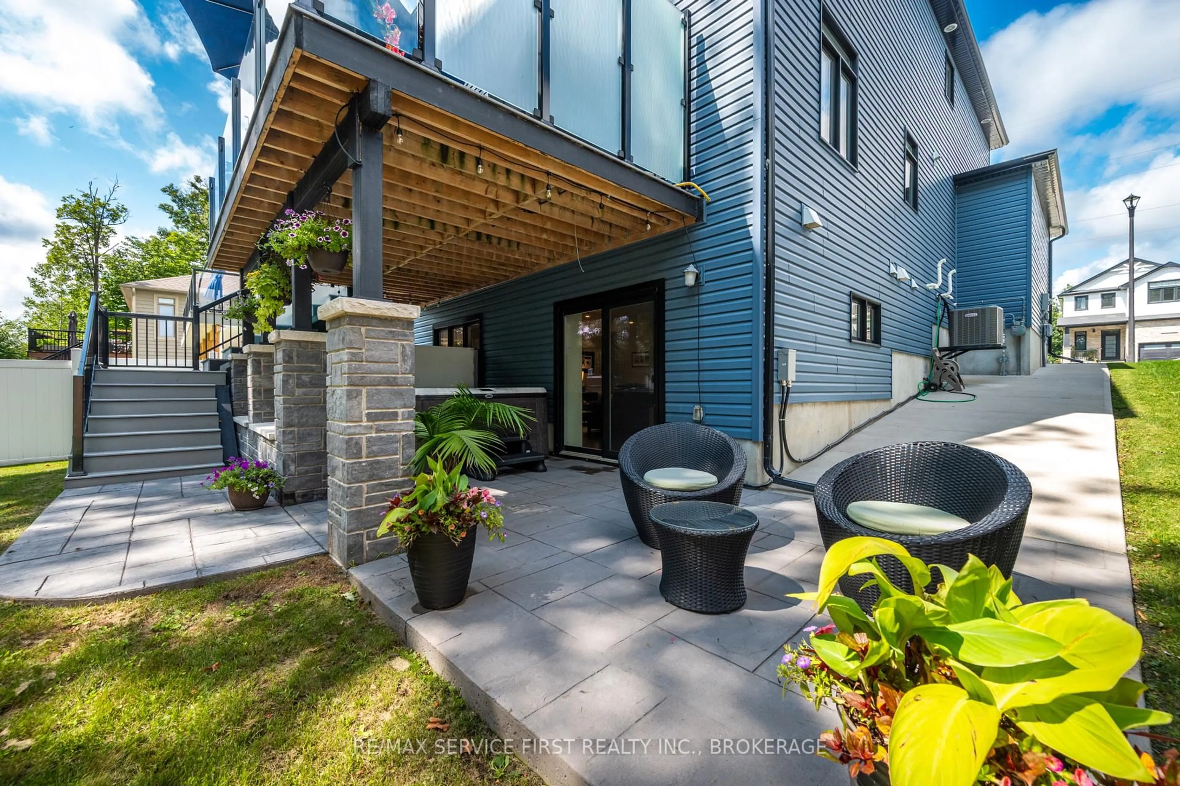 Patio, street for 1361 Ottawa St, Kingston Ontario K7P 2V6