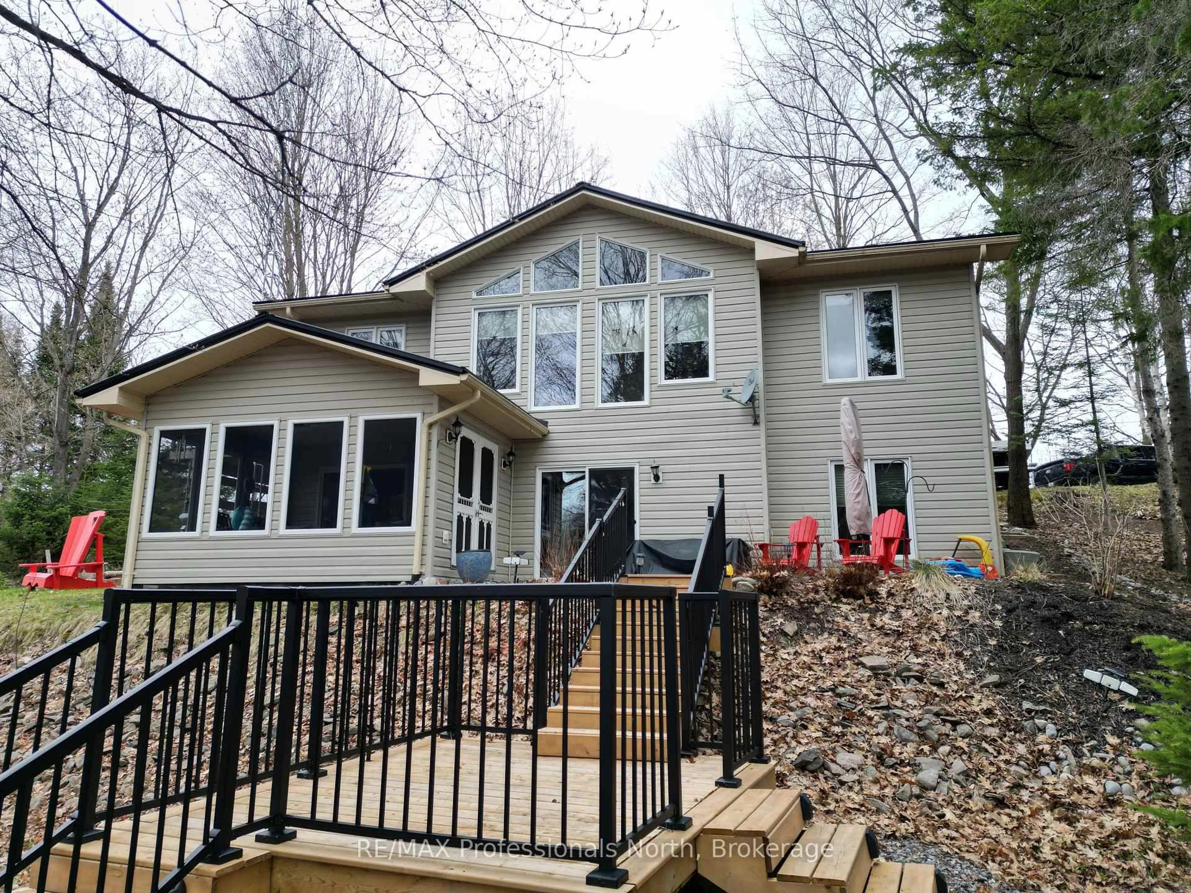 Home with vinyl exterior material, unknown for 1099 Summer Lane, Minden Hills Ontario K0M 2K0