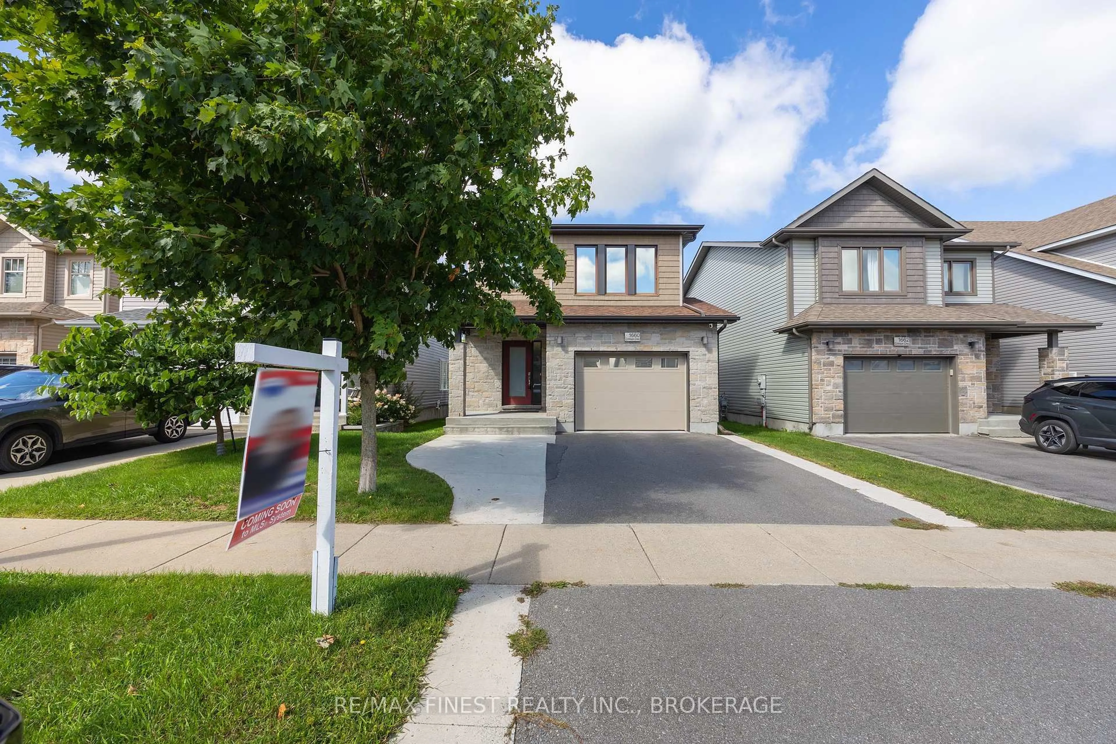 A pic from outside/outdoor area/front of a property/back of a property/a pic from drone, street for 1660 CRIMSON Cres, Kingston Ontario K7P 0H5