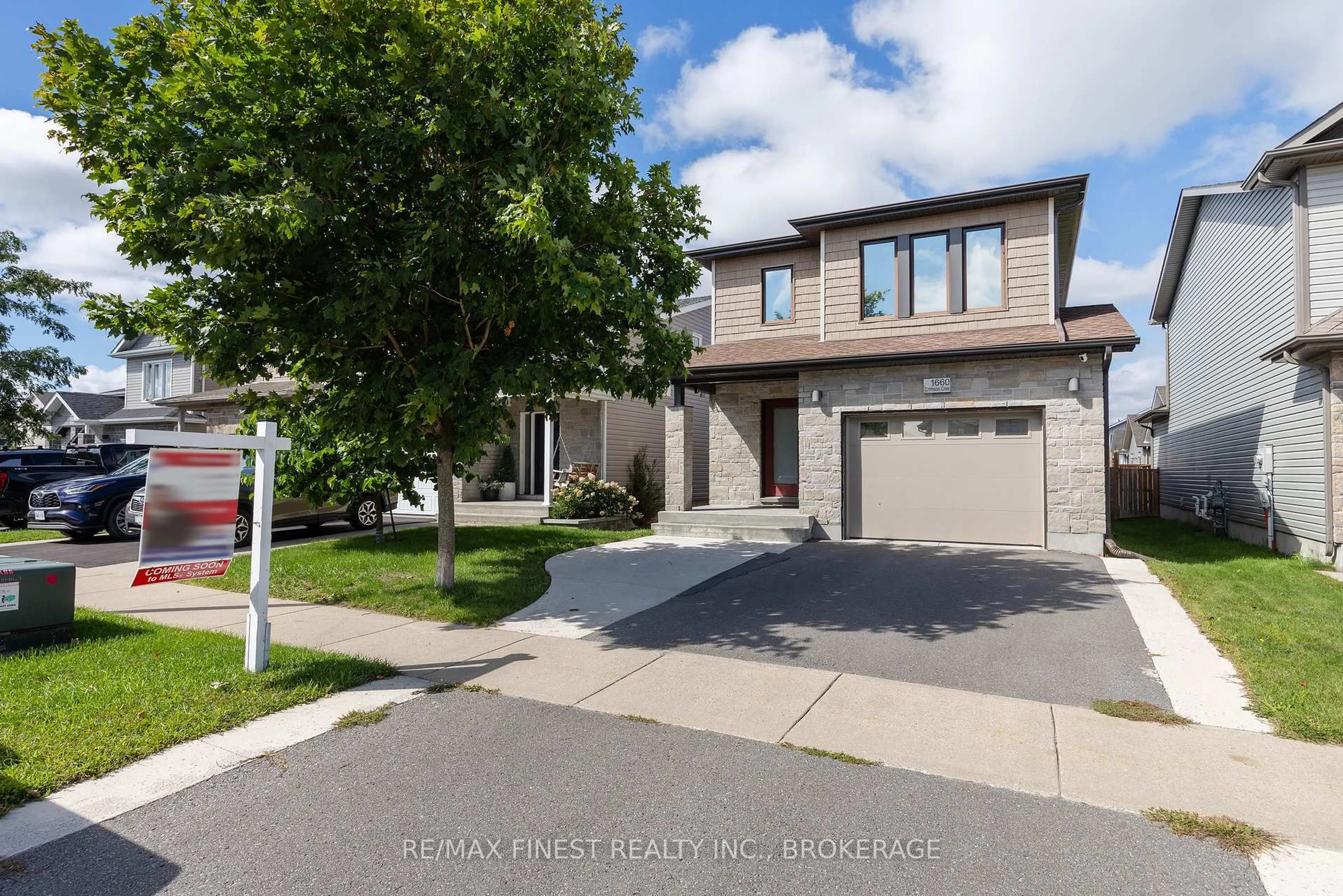 A pic from outside/outdoor area/front of a property/back of a property/a pic from drone, street for 1660 CRIMSON Cres, Kingston Ontario K7P 0H5