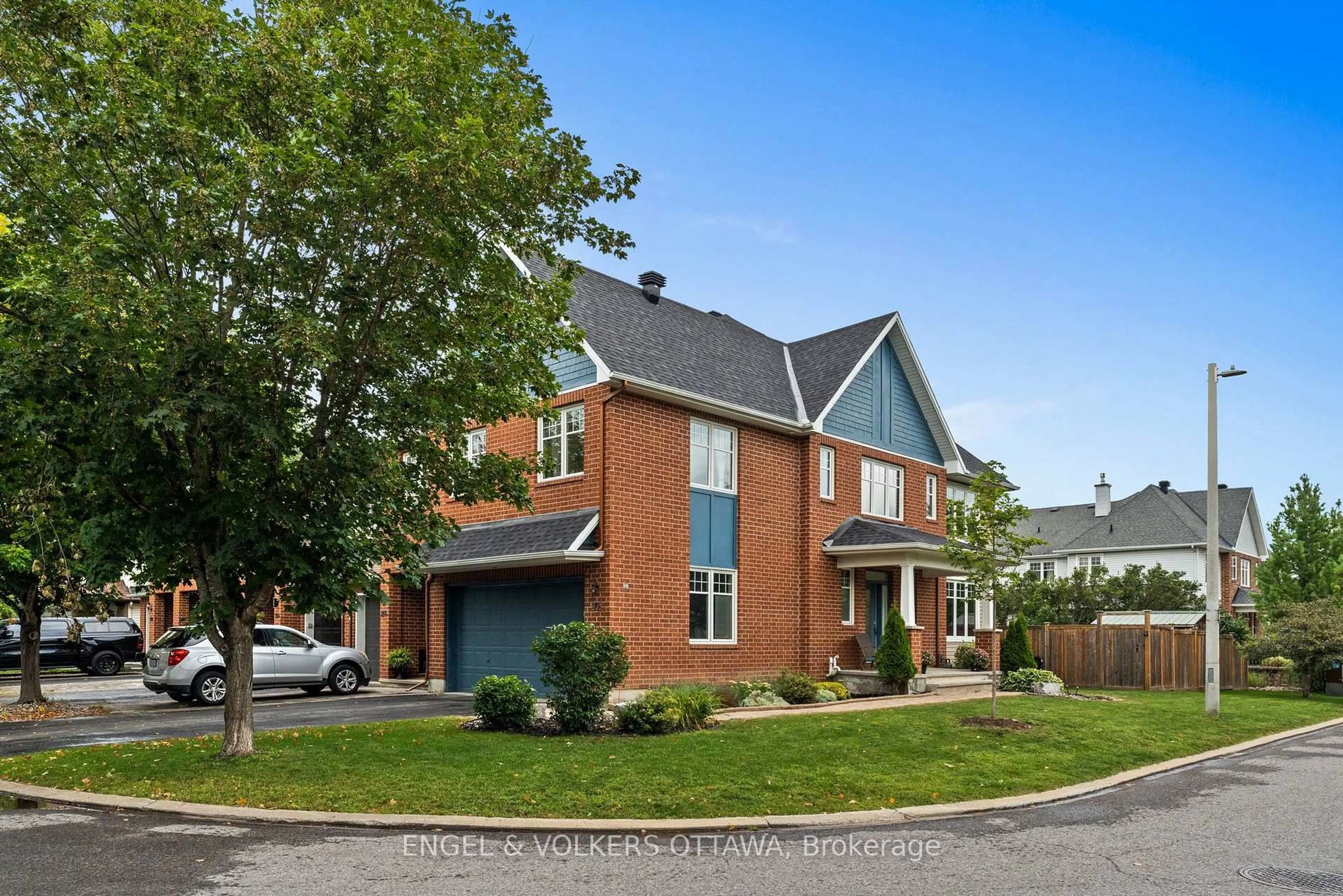 Home with brick exterior material, street for 268 Horseshoe Cres, Ottawa Ontario K2S 0B7