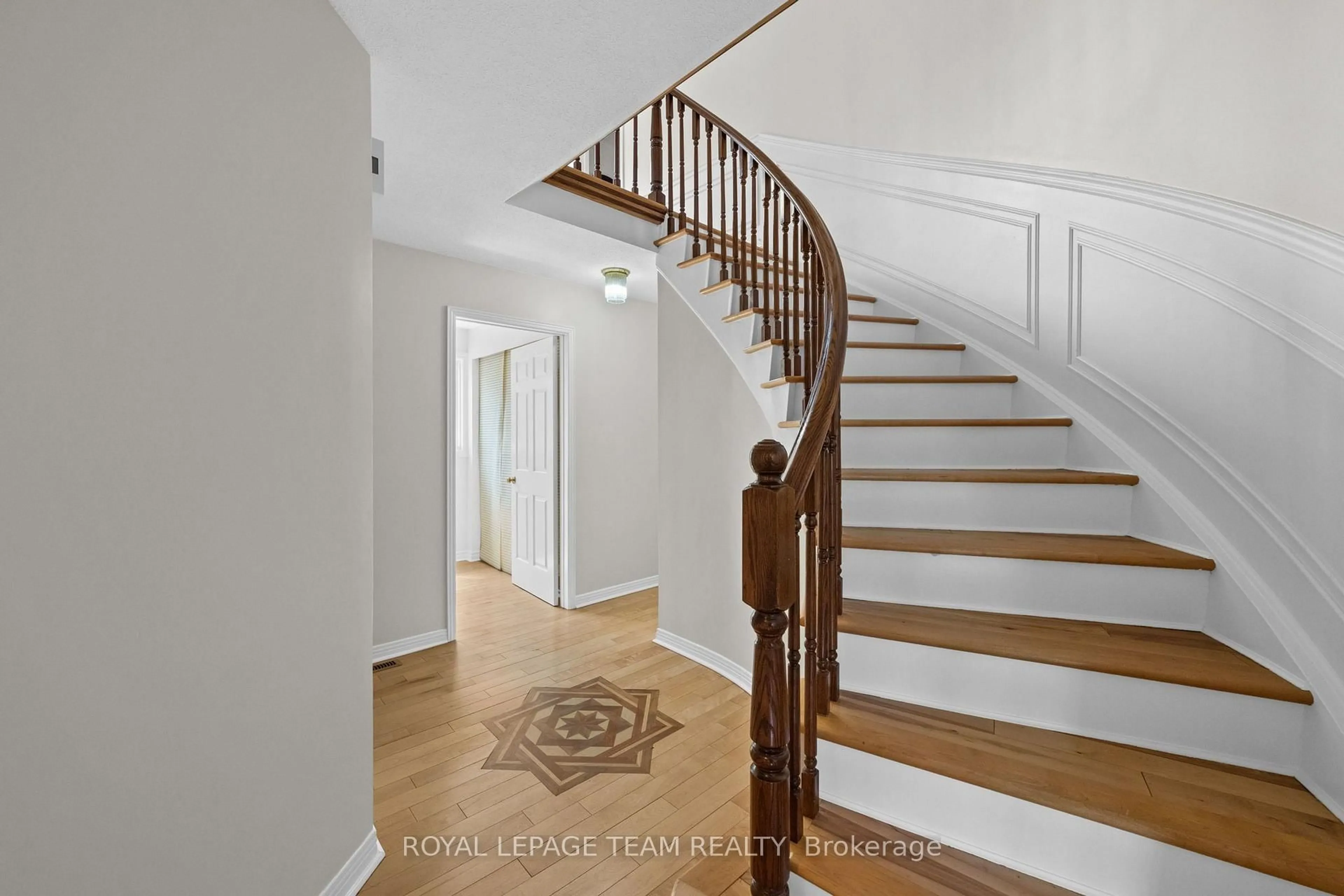 Stairs for 59 Naismith Cres, Ottawa Ontario K2L 2K7