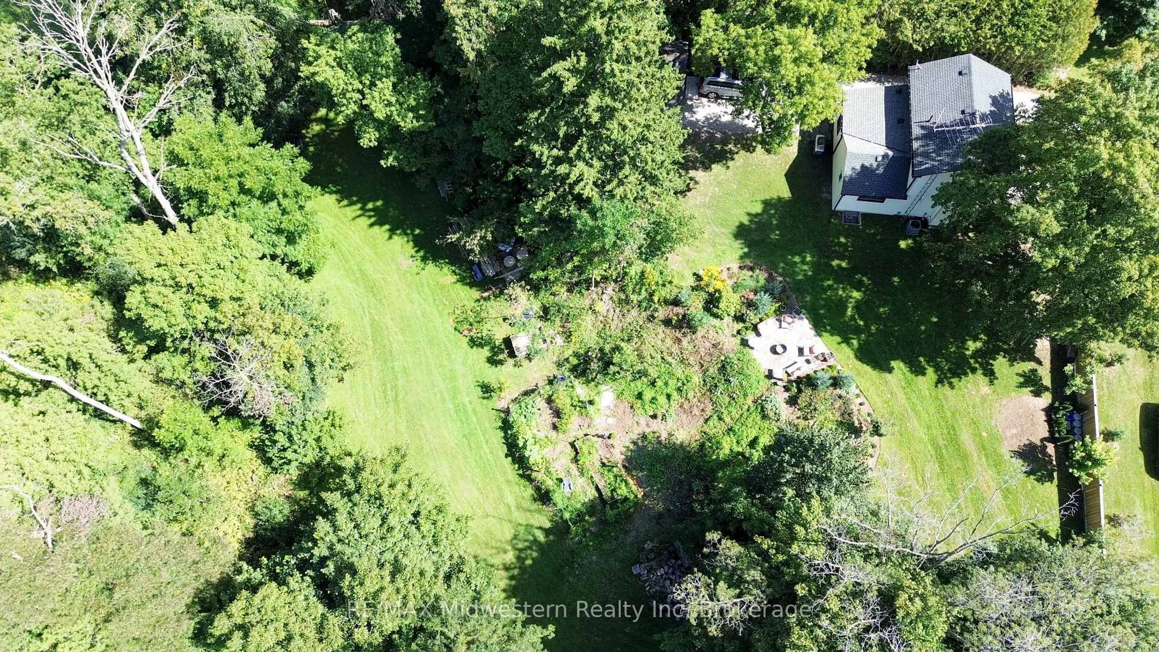 A pic from outside/outdoor area/front of a property/back of a property/a pic from drone, forest/trees view for 60 Sixth Concession Rd, Brant Ontario N3R 0B8