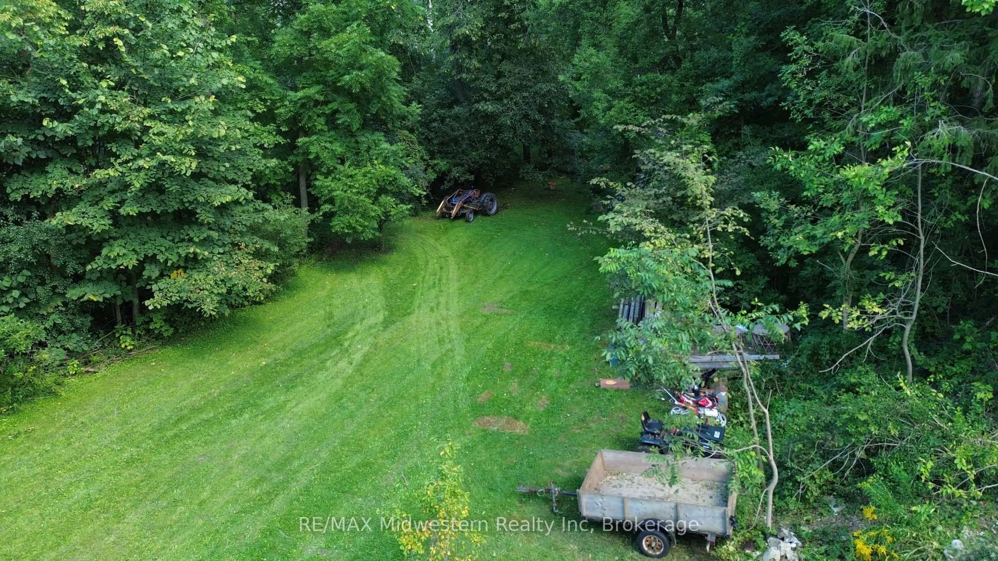 A pic from outside/outdoor area/front of a property/back of a property/a pic from drone, forest/trees view for 60 Sixth Concession Rd, Brant Ontario N3R 0B8