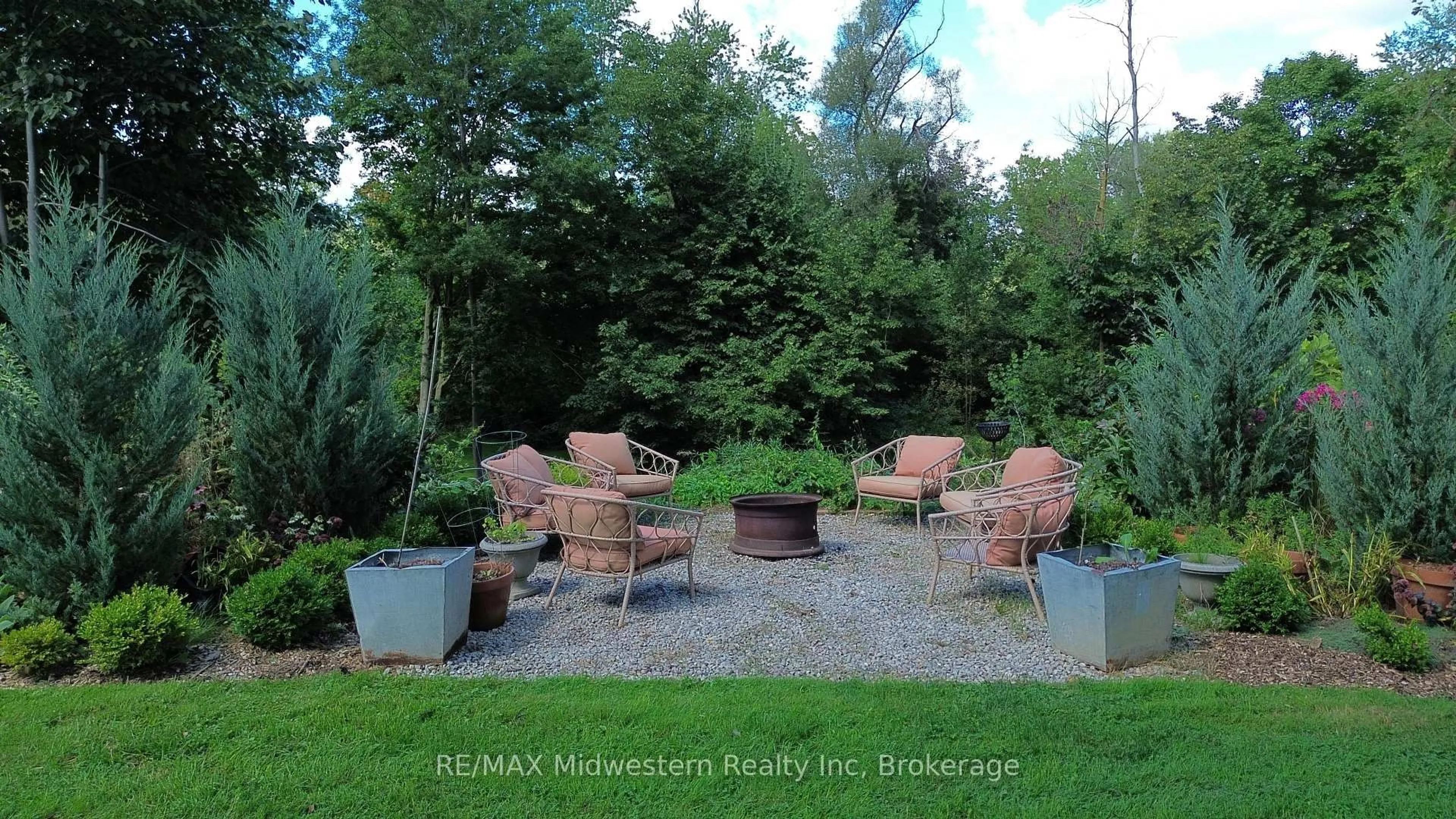 Patio, forest/trees view for 60 Sixth Concession Rd, Brant Ontario N3R 0B8