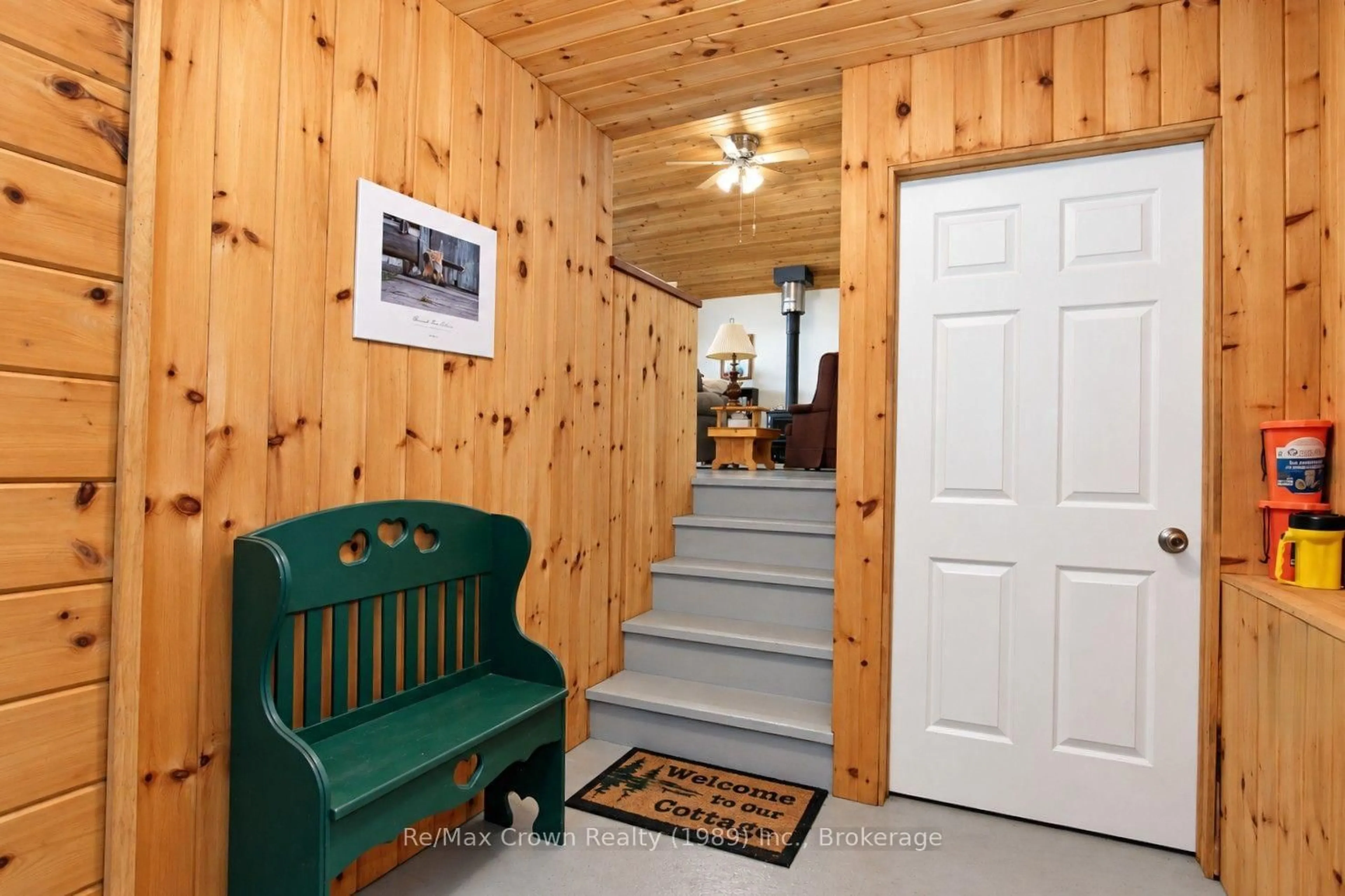 Indoor foyer for 278A Porters Landing Rd, Parry Sound Remote Area Ontario P0H 2R0