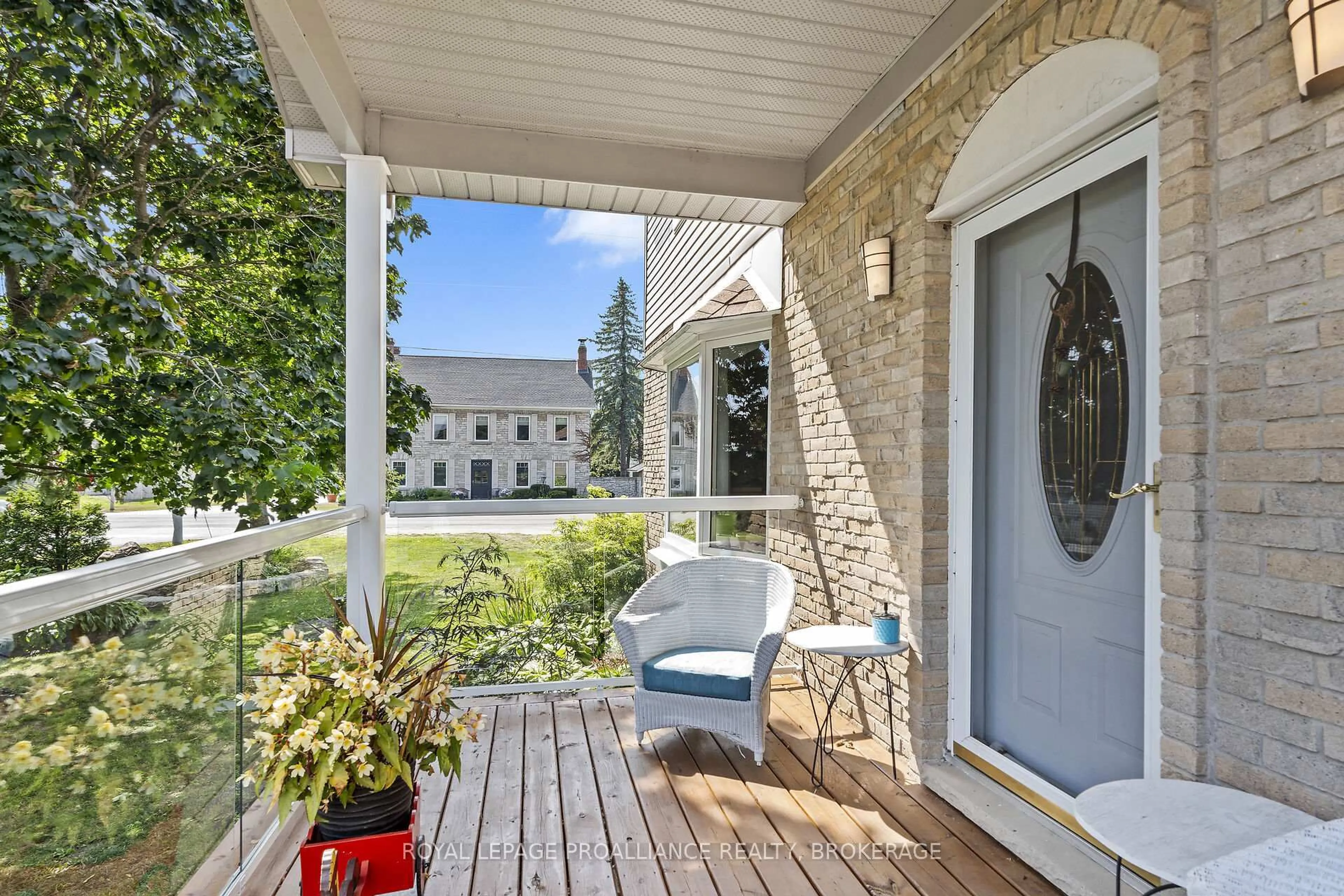 Patio, street for 2112 Burbrook Rd, Kingston Ontario K7L 4V4