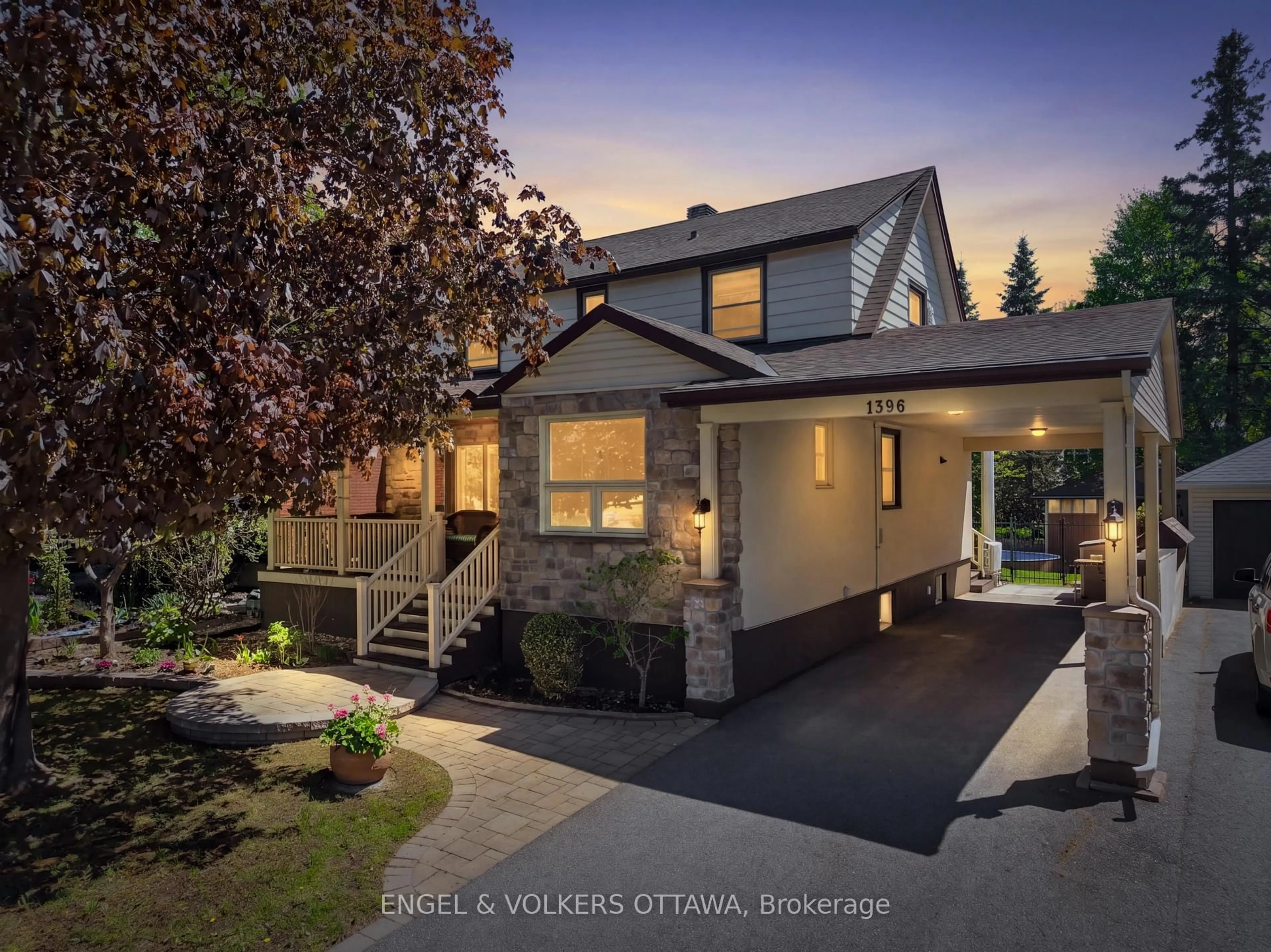 Home with vinyl exterior material, street for 1396 Micmac St, Ottawa Ontario K1H 7N5