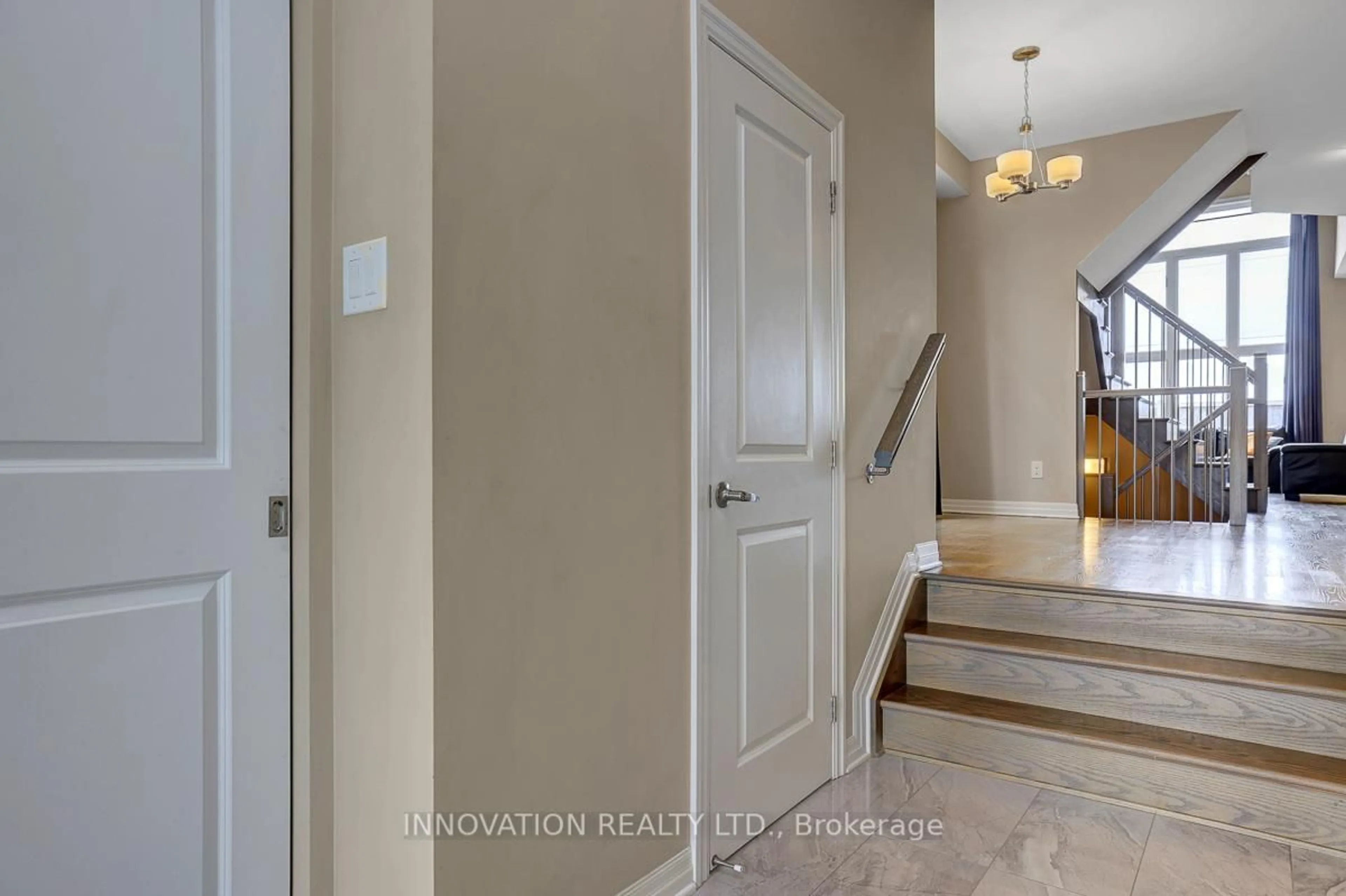 Indoor entryway for 561 Rioja St, Ottawa Ontario K2S 0V8