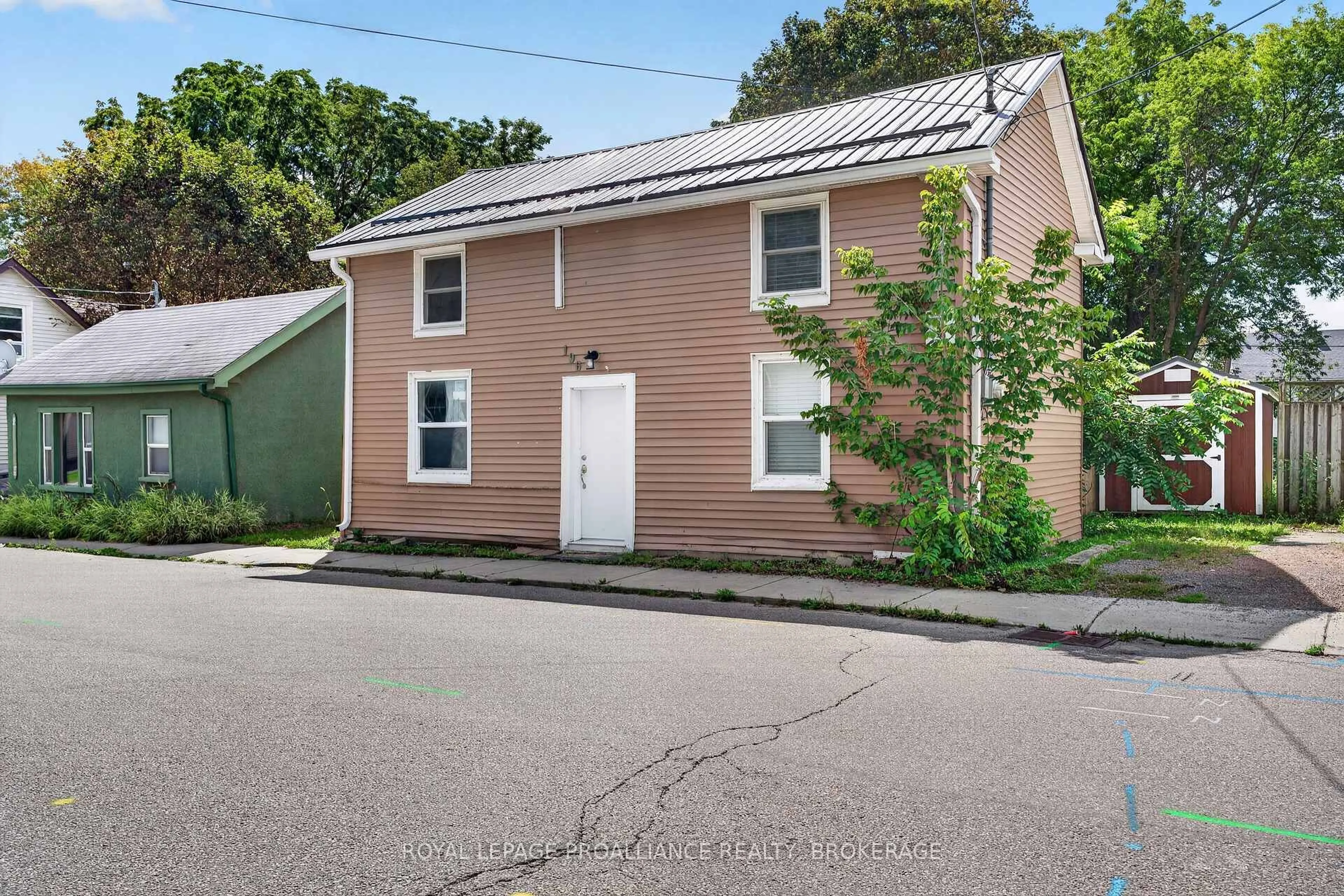 Unknown for 196 York St, Kingston Ontario K7K 1R4