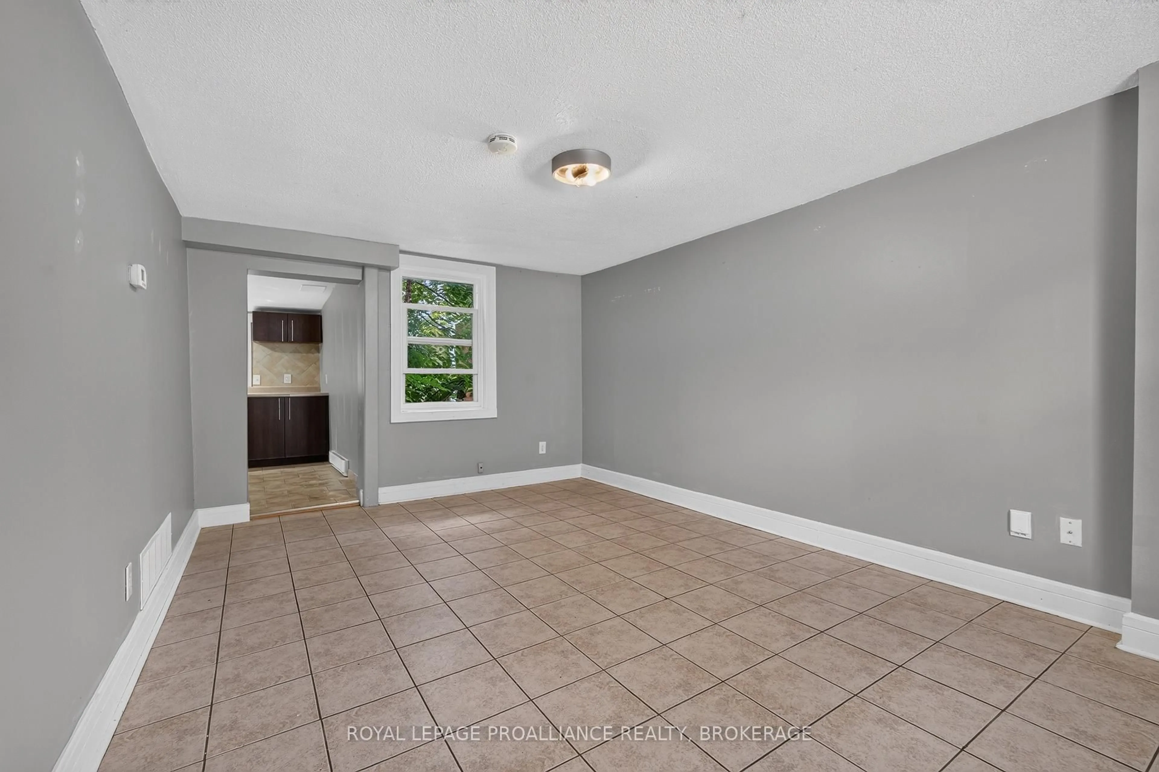 A pic of a room for 196 York St, Kingston Ontario K7K 1R4