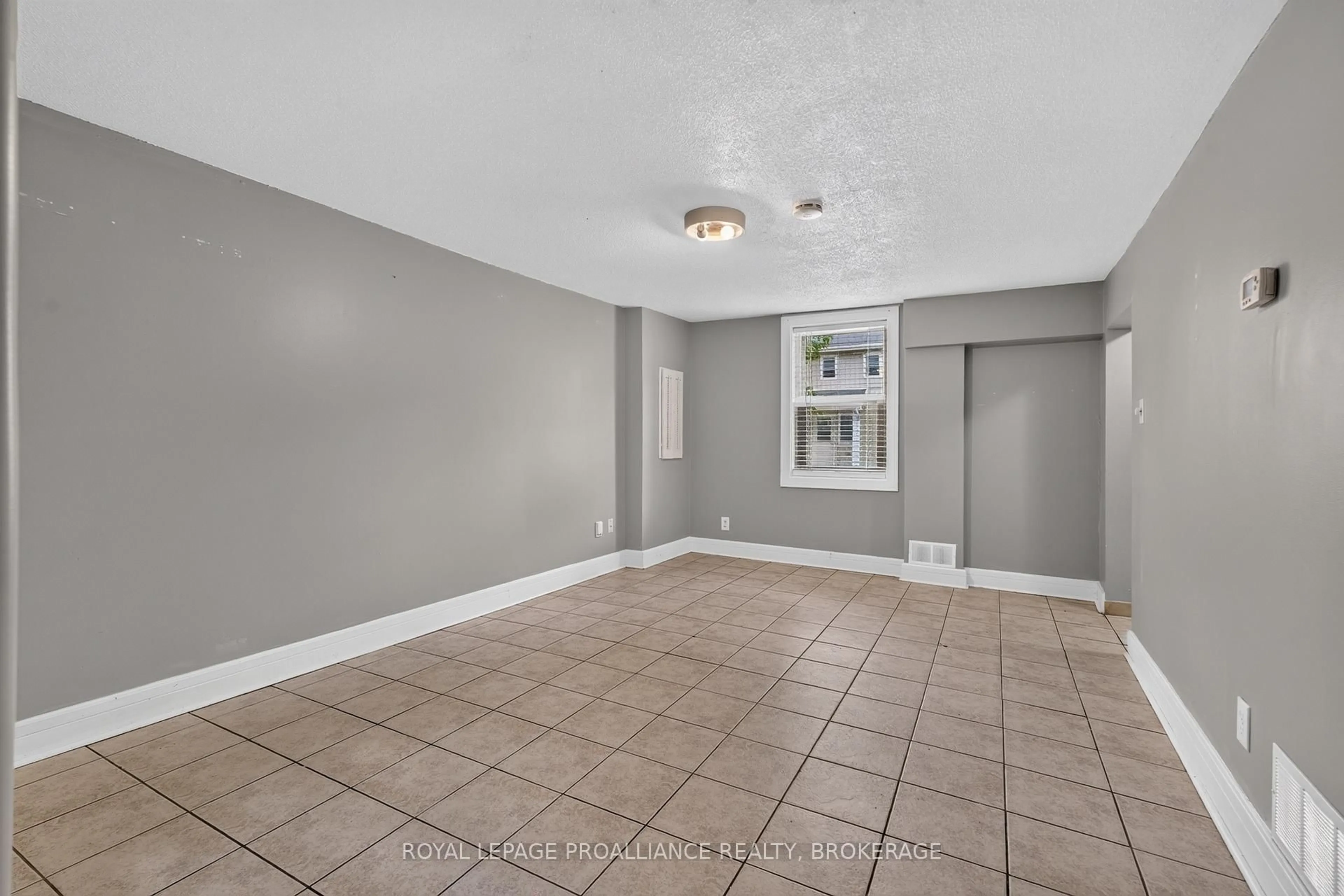 A pic of a room for 196 York St, Kingston Ontario K7K 1R4