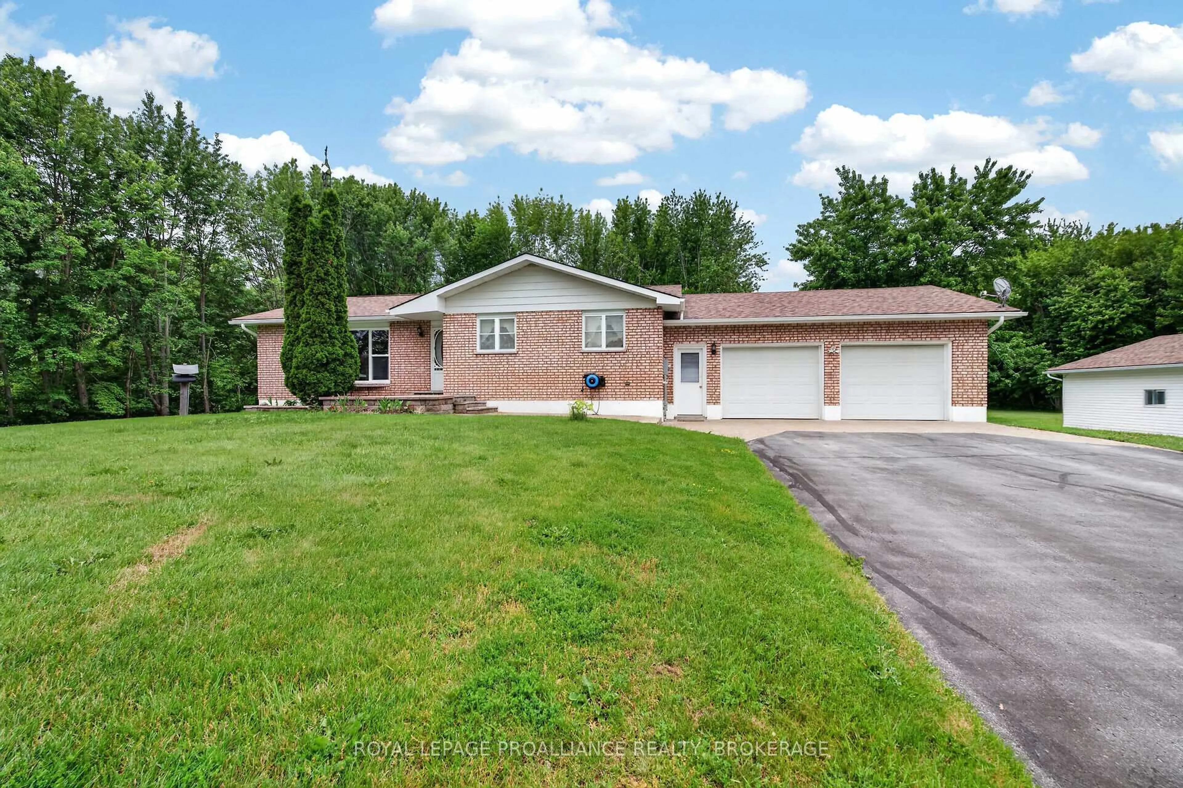 A pic from outside/outdoor area/front of a property/back of a property/a pic from drone, street for 1246 Townline Rd, Napanee Ontario K7R 3K6